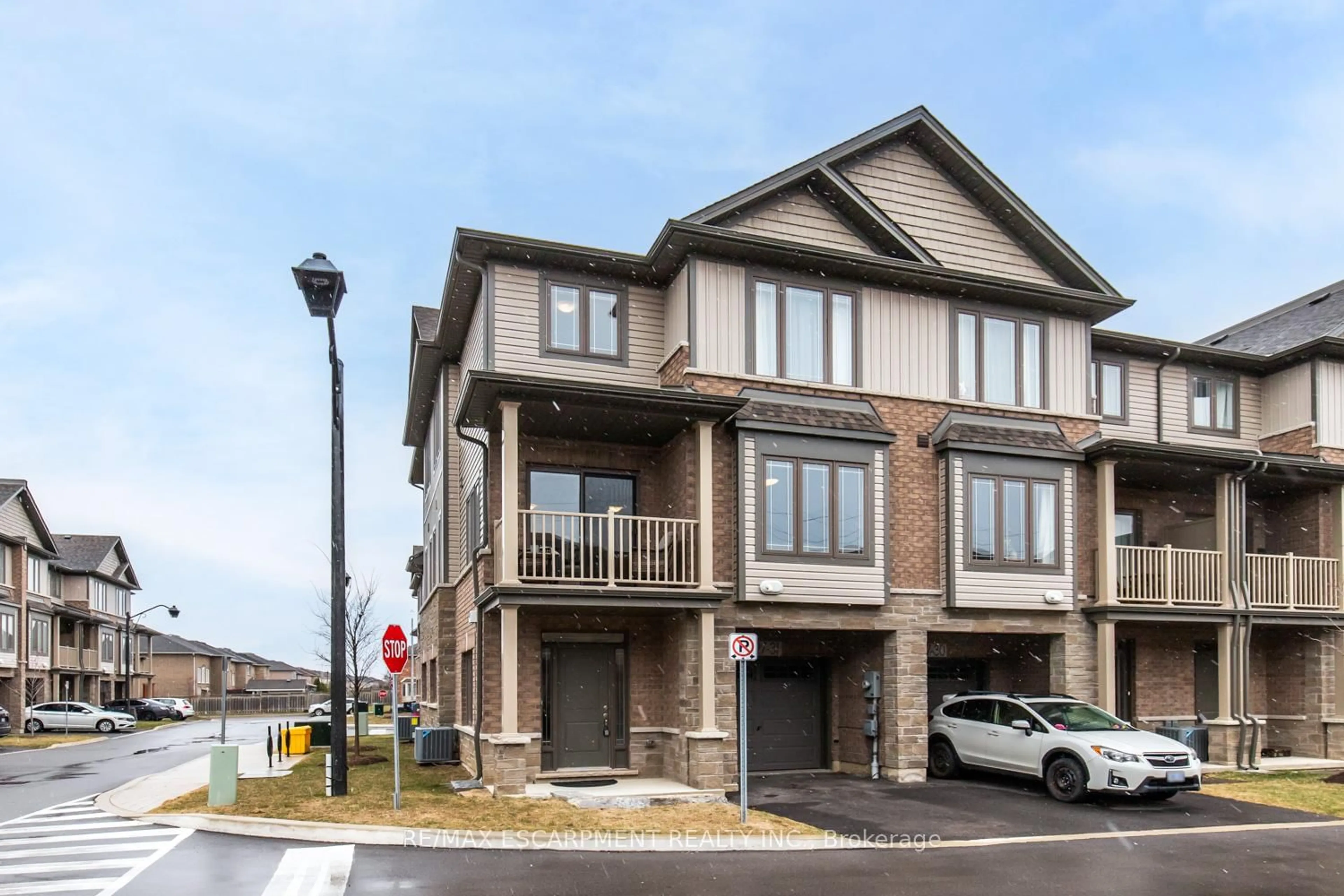 Home with brick exterior material, street for 27 Rachel Dr #31, Hamilton Ontario L8E 0K6