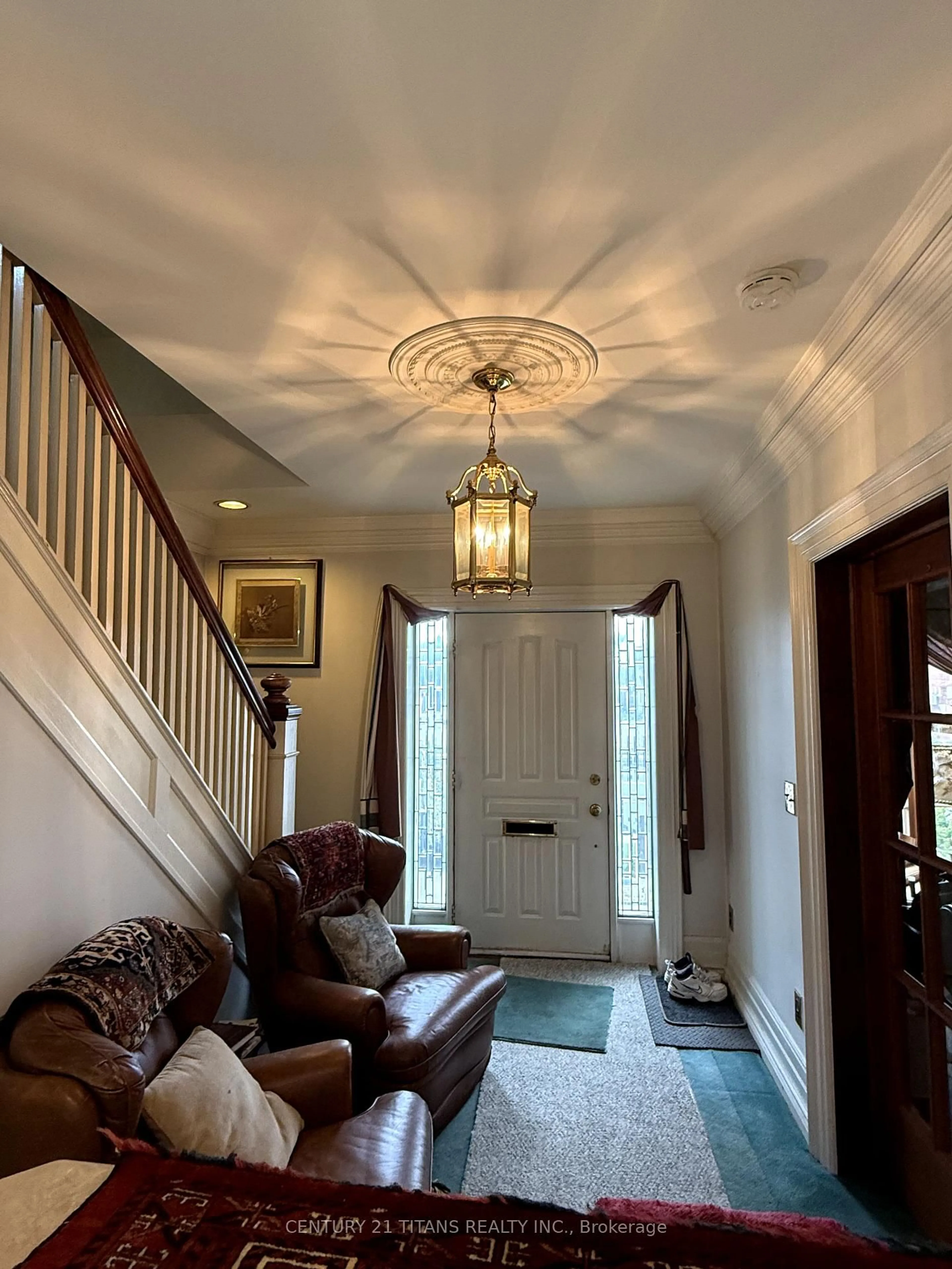 Indoor entryway for 257 St Clair St, Chatham-Kent Ontario N7L 3J8