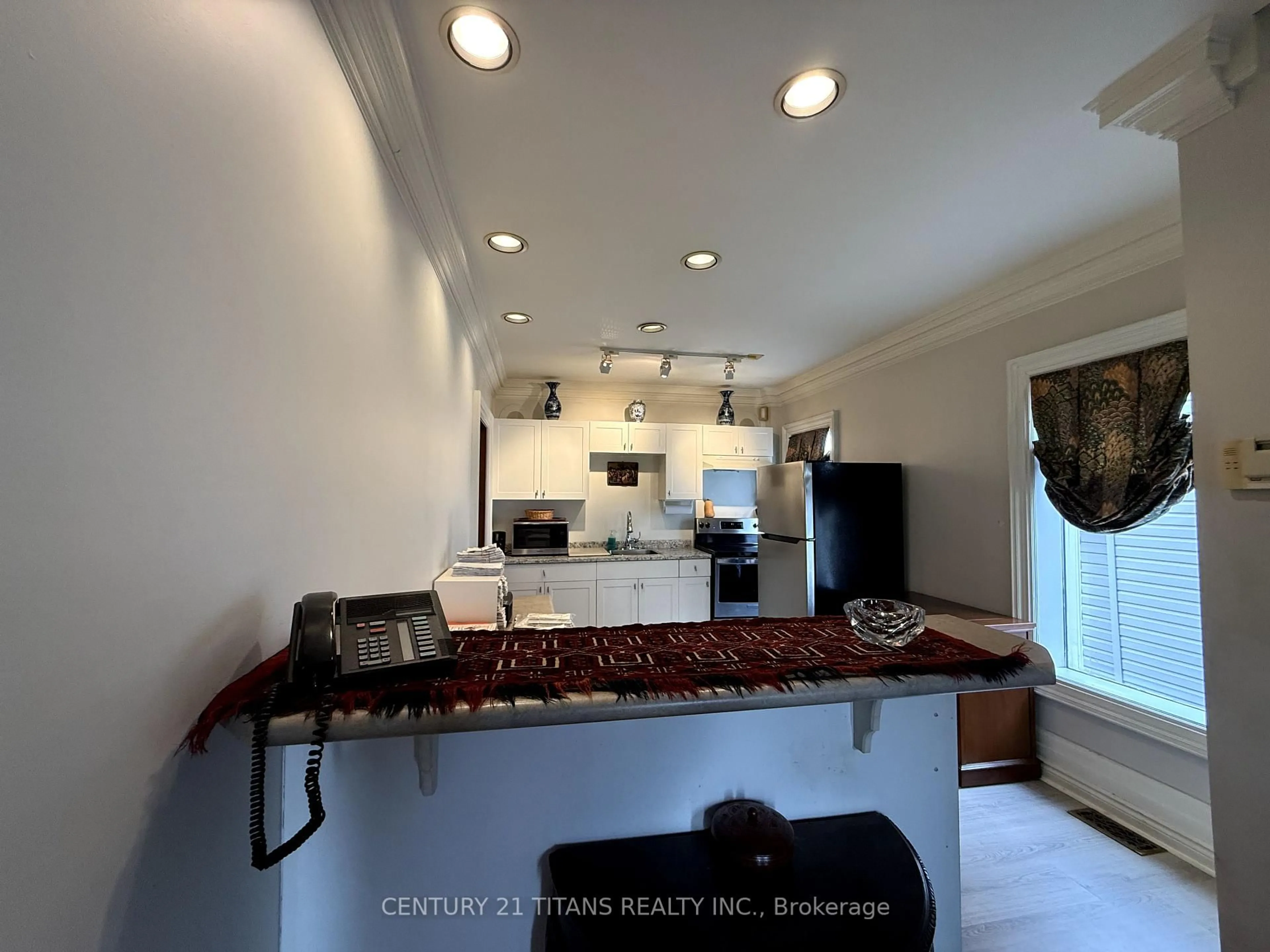 Open concept kitchen, ceramic/tile floor for 257 St Clair St, Chatham-Kent Ontario N7L 3J8
