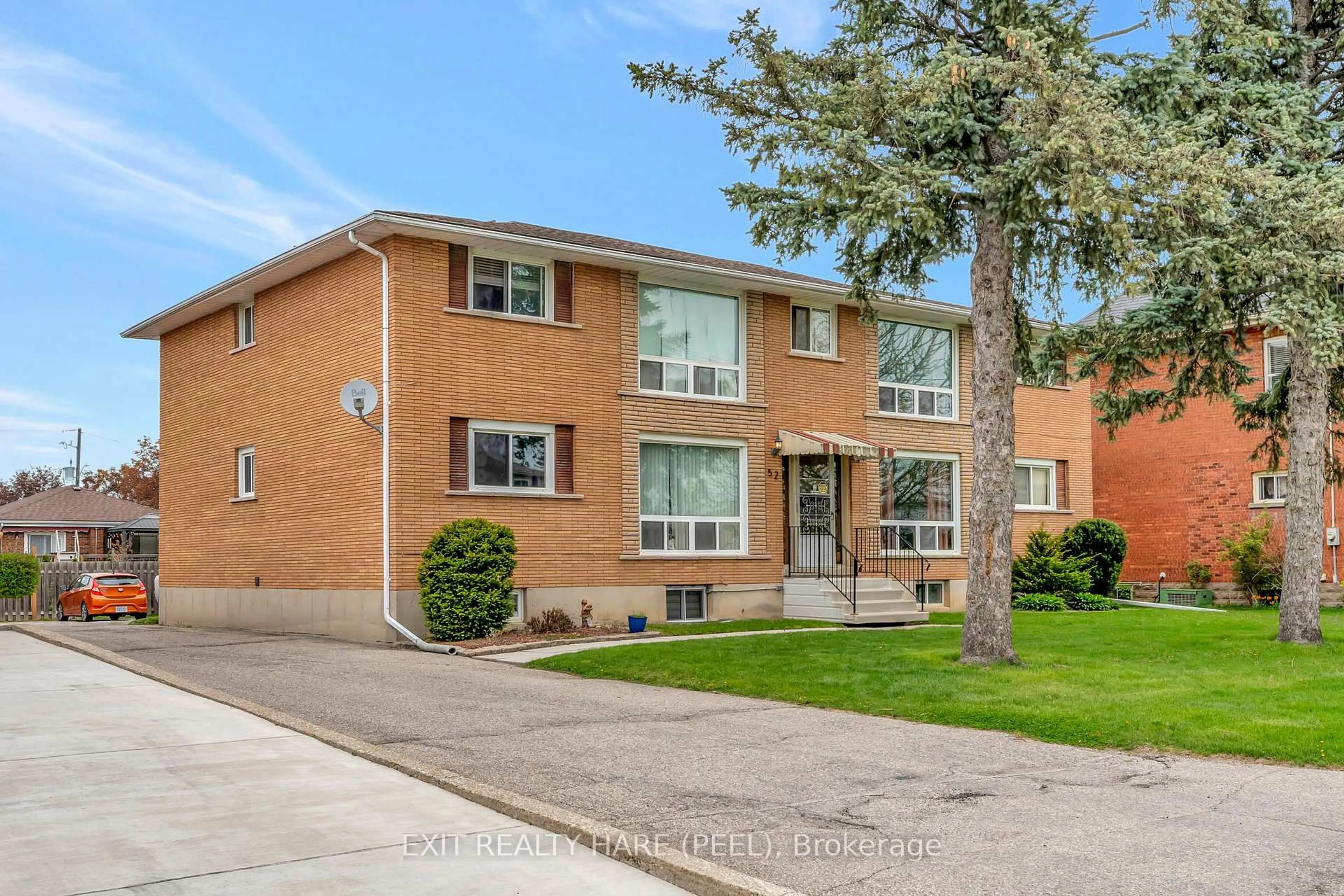 Home with brick exterior material, street for 52 Hampton St, Brant Ontario N3S 4K8