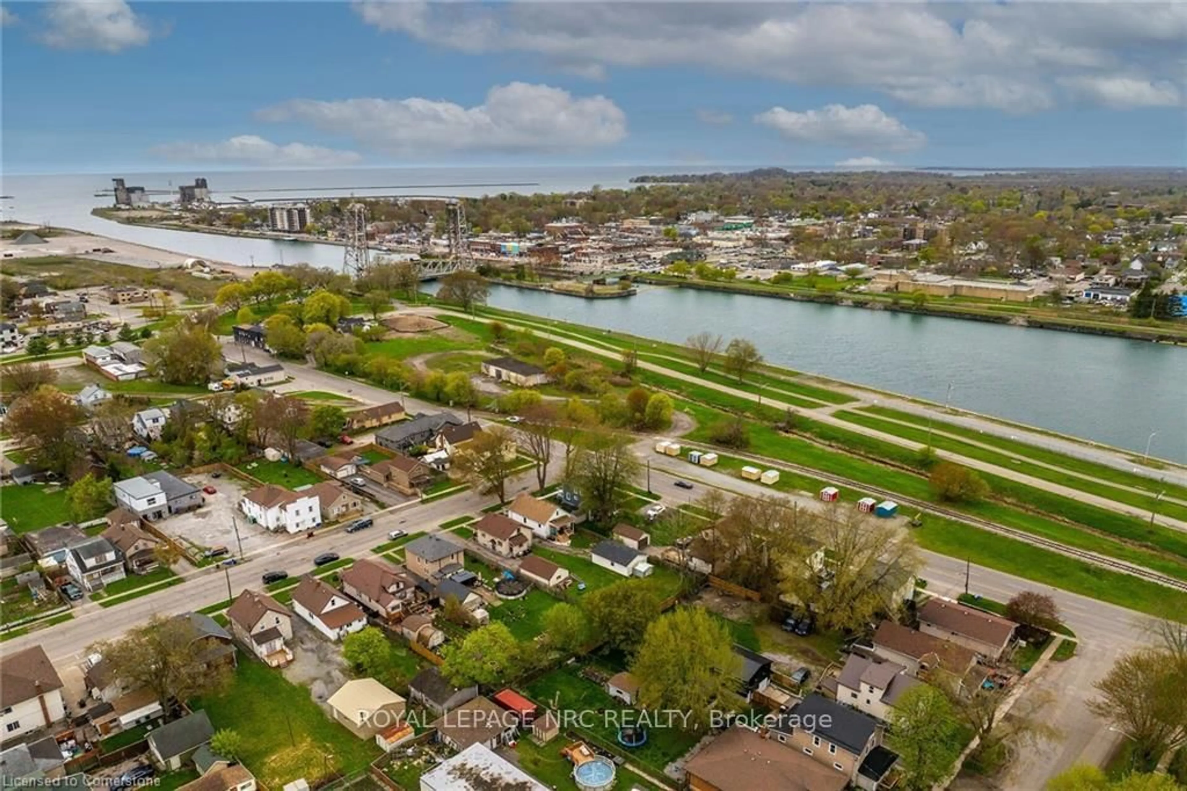 A pic from outside/outdoor area/front of a property/back of a property/a pic from drone, water/lake/river/ocean view for 84 Bell St, Port Colborne Ontario L3K 1H6