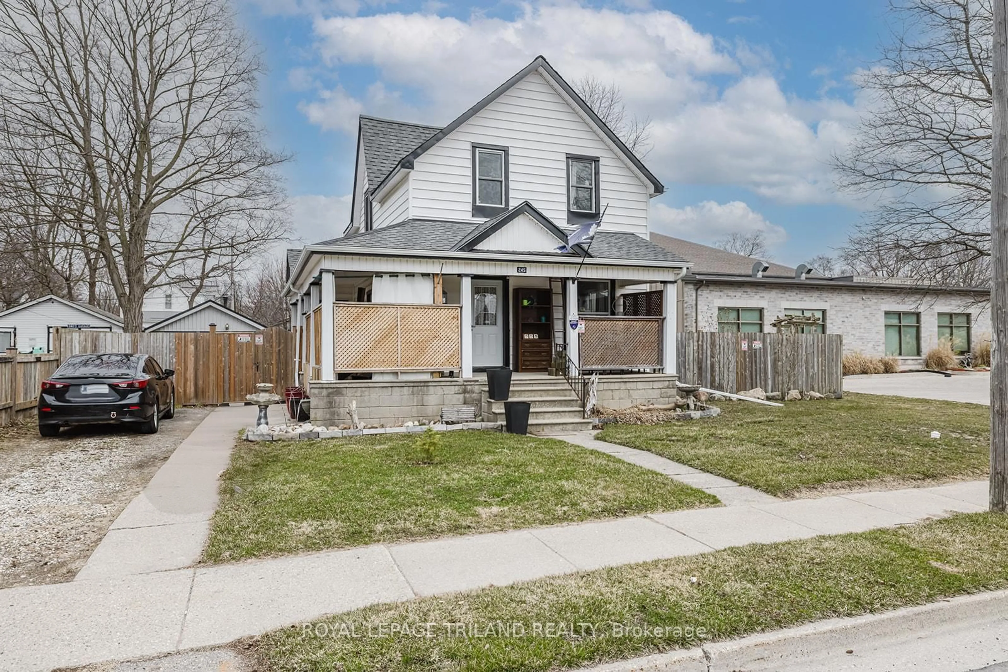 Home with vinyl exterior material, street for 245 SYDENHAM St, Aylmer Ontario N5H 1M1