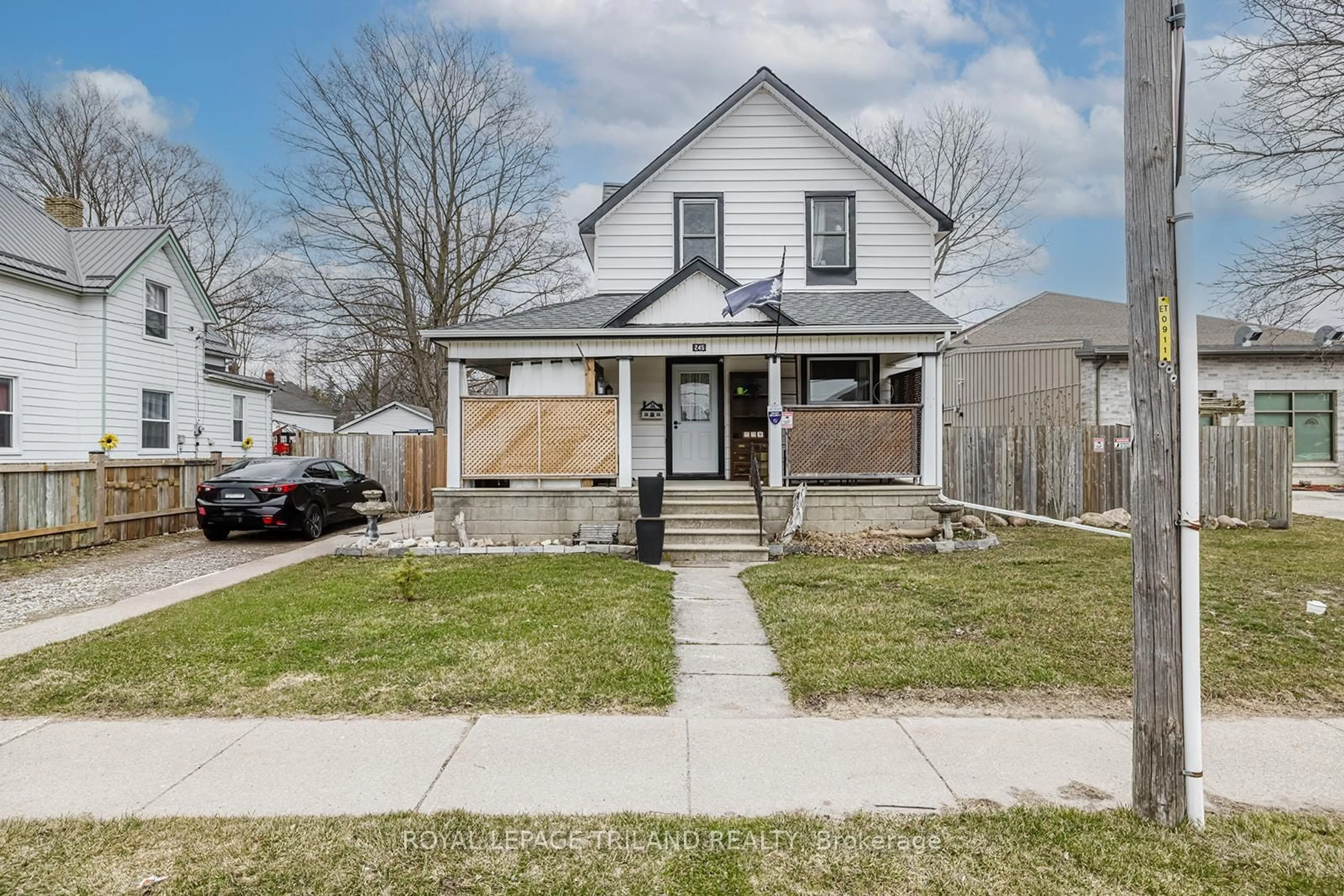 Home with vinyl exterior material, street for 245 SYDENHAM St, Aylmer Ontario N5H 1M1