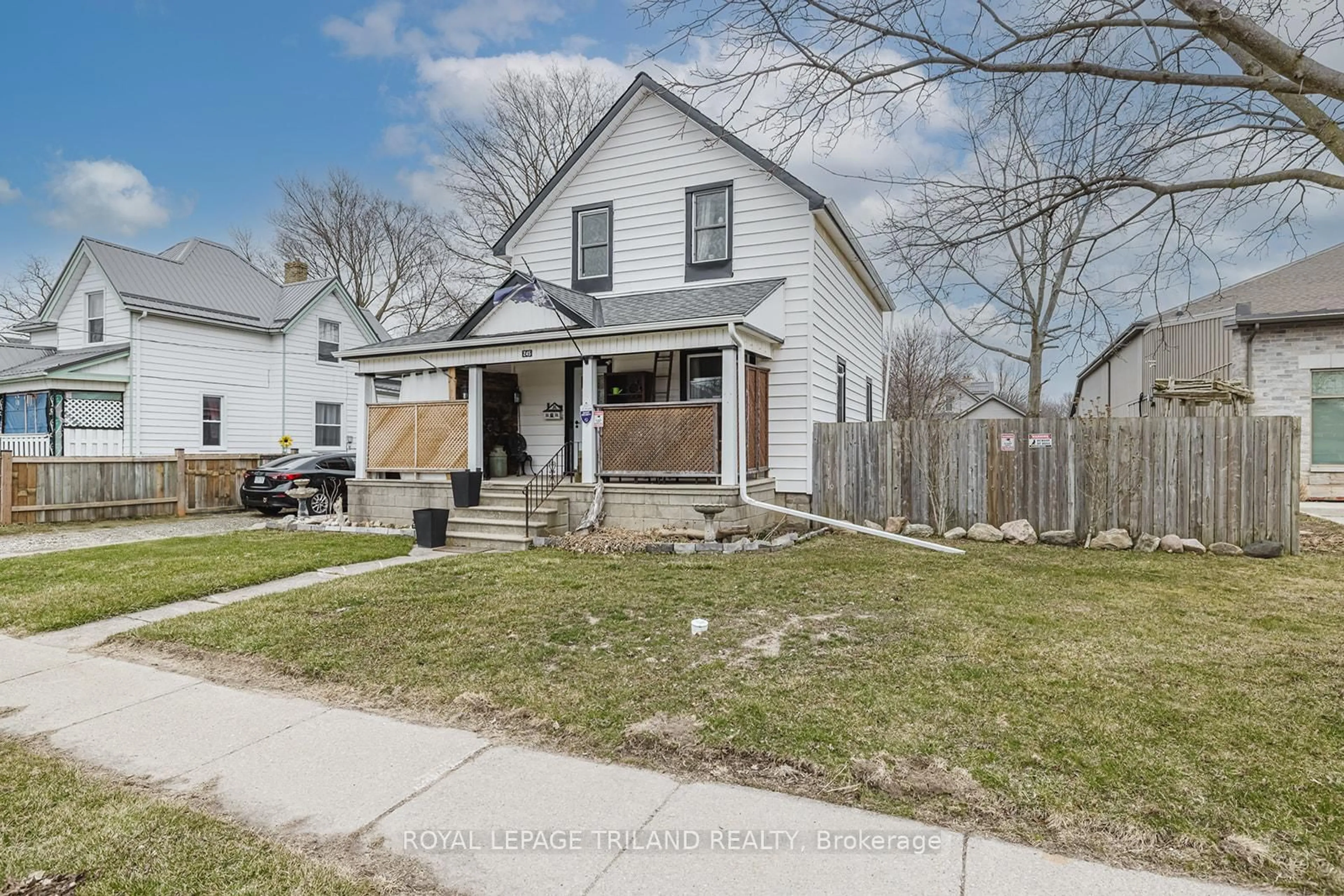 Home with vinyl exterior material, street for 245 SYDENHAM St, Aylmer Ontario N5H 1M1