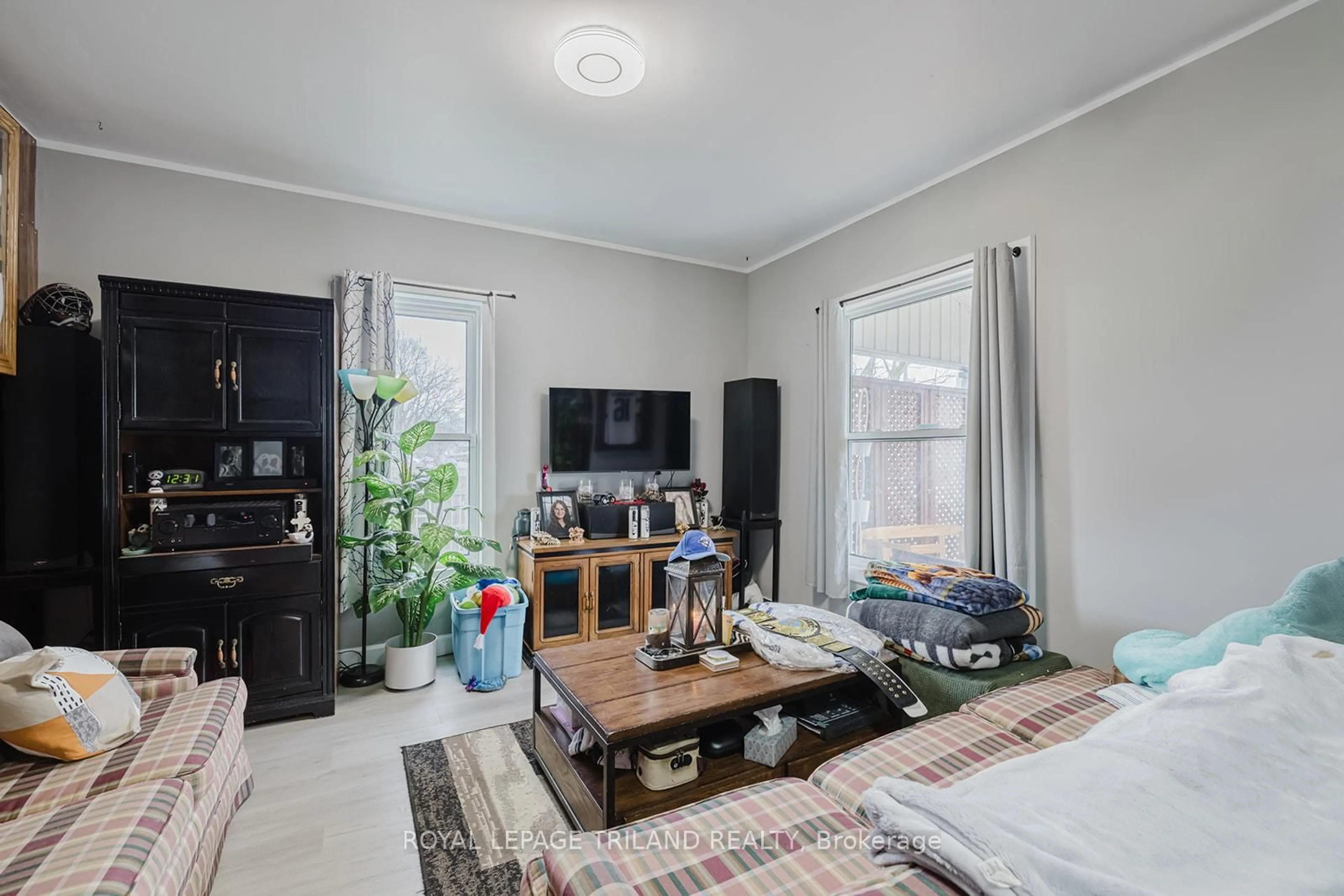 Living room with furniture, unknown for 245 SYDENHAM St, Aylmer Ontario N5H 1M1