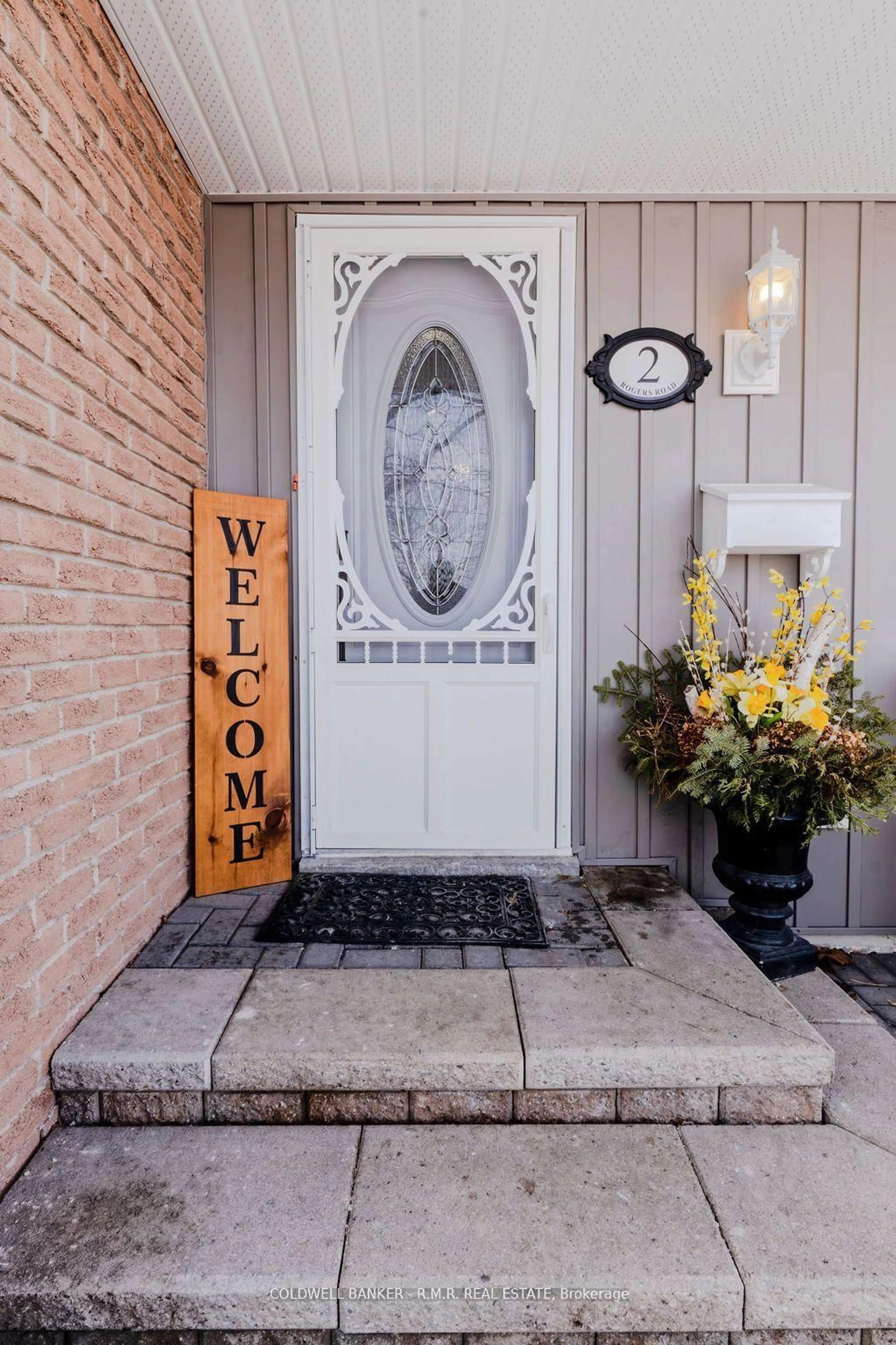 Indoor entryway for 2 Rogers Rd, Kawartha Lakes Ontario K9V 5C3
