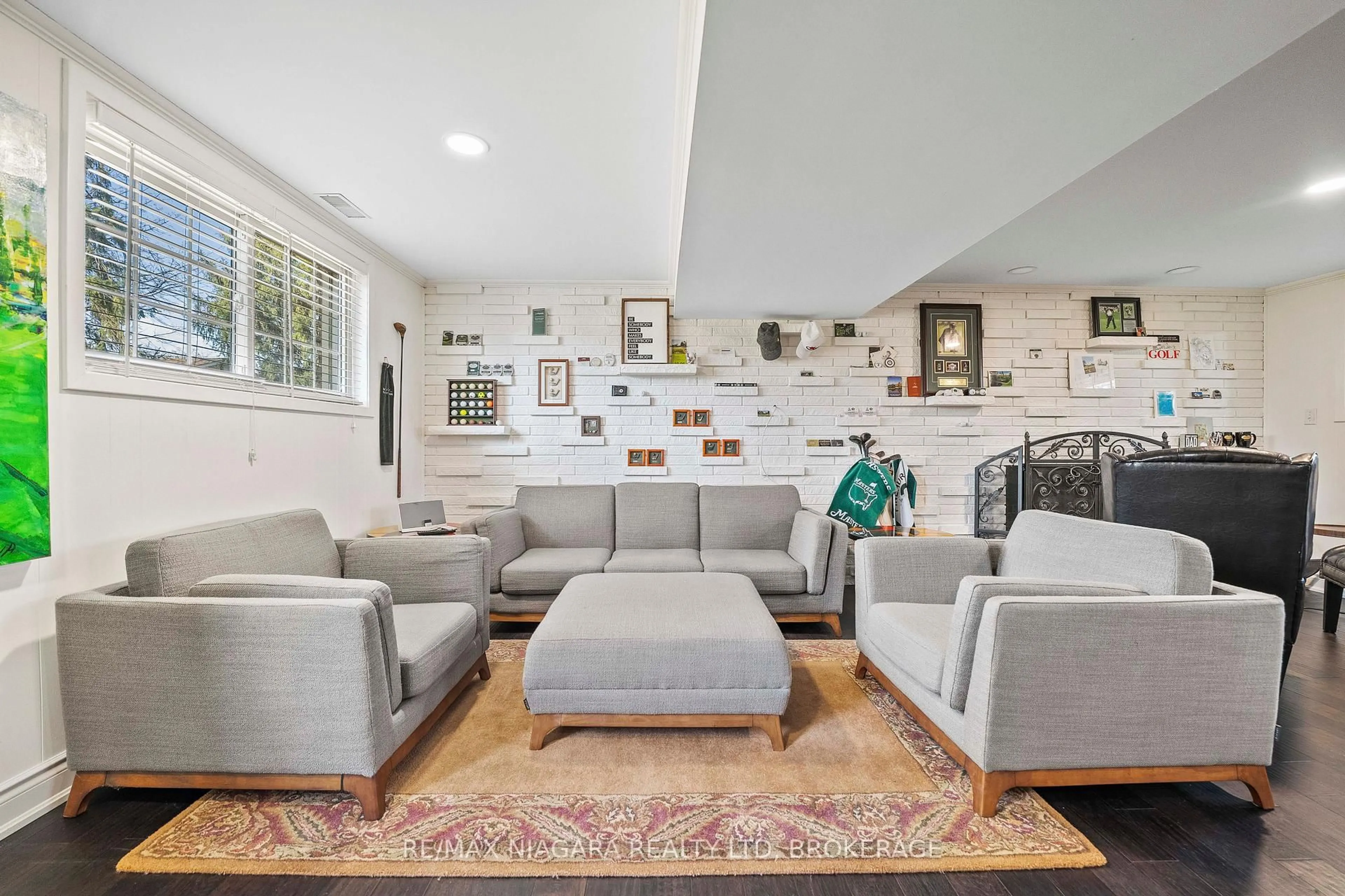 Living room with furniture, unknown for 375 MISSISSAUGA St, Niagara-on-the-Lake Ontario L0S 1J0
