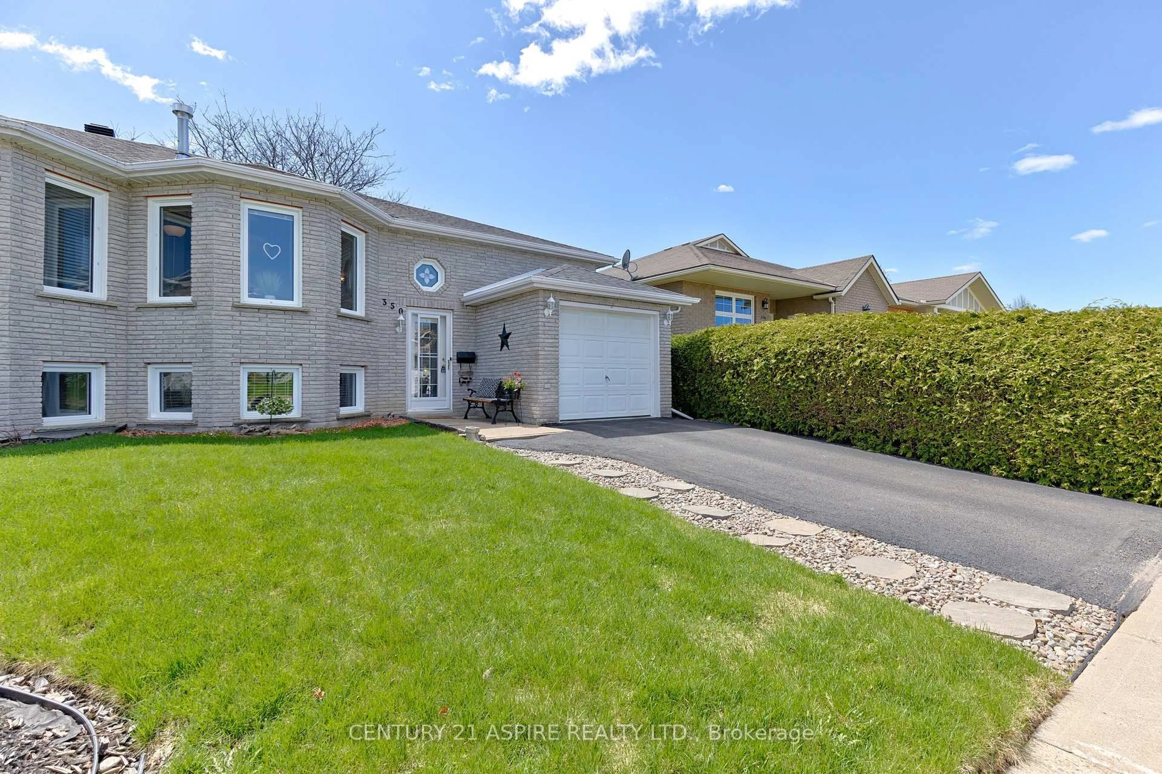 A pic from outside/outdoor area/front of a property/back of a property/a pic from drone, street for 350 Matheson Dr, Pembroke Ontario K8A 8L9