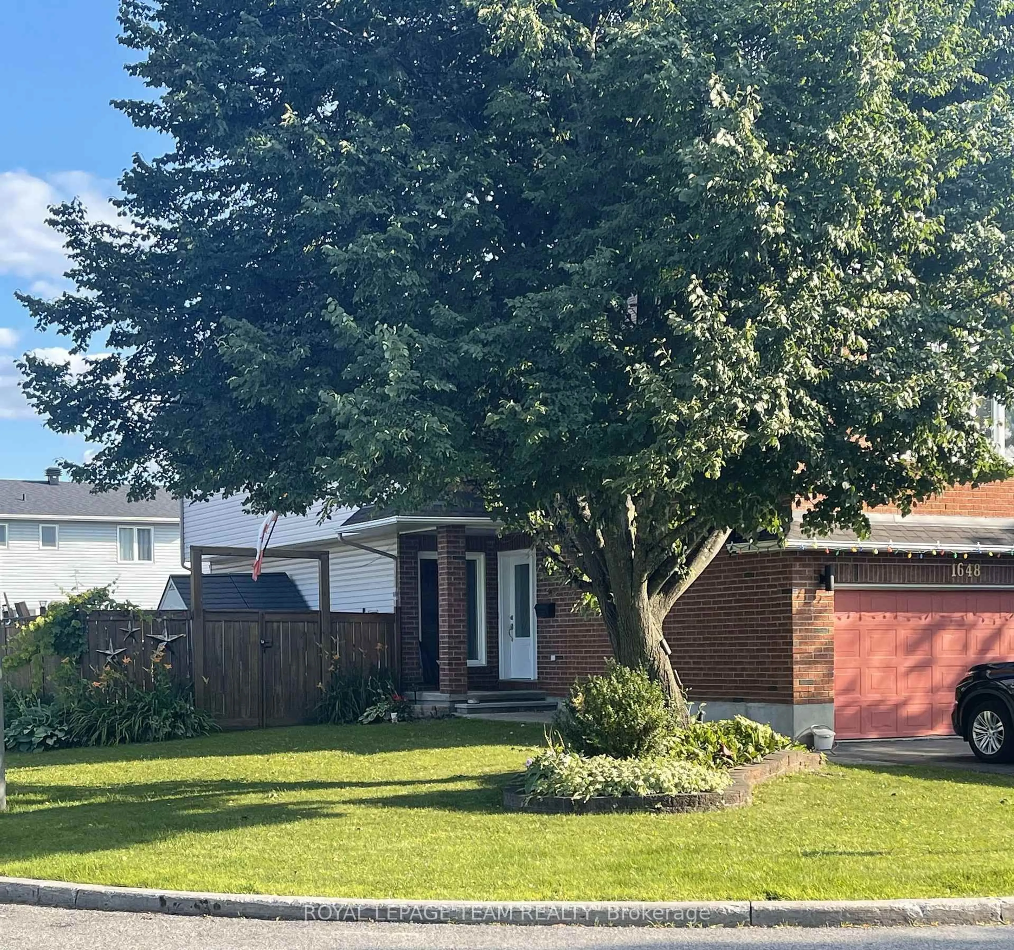 Unknown for 1648 Toulouse Cres, Orleans Ontario K1C 6K5