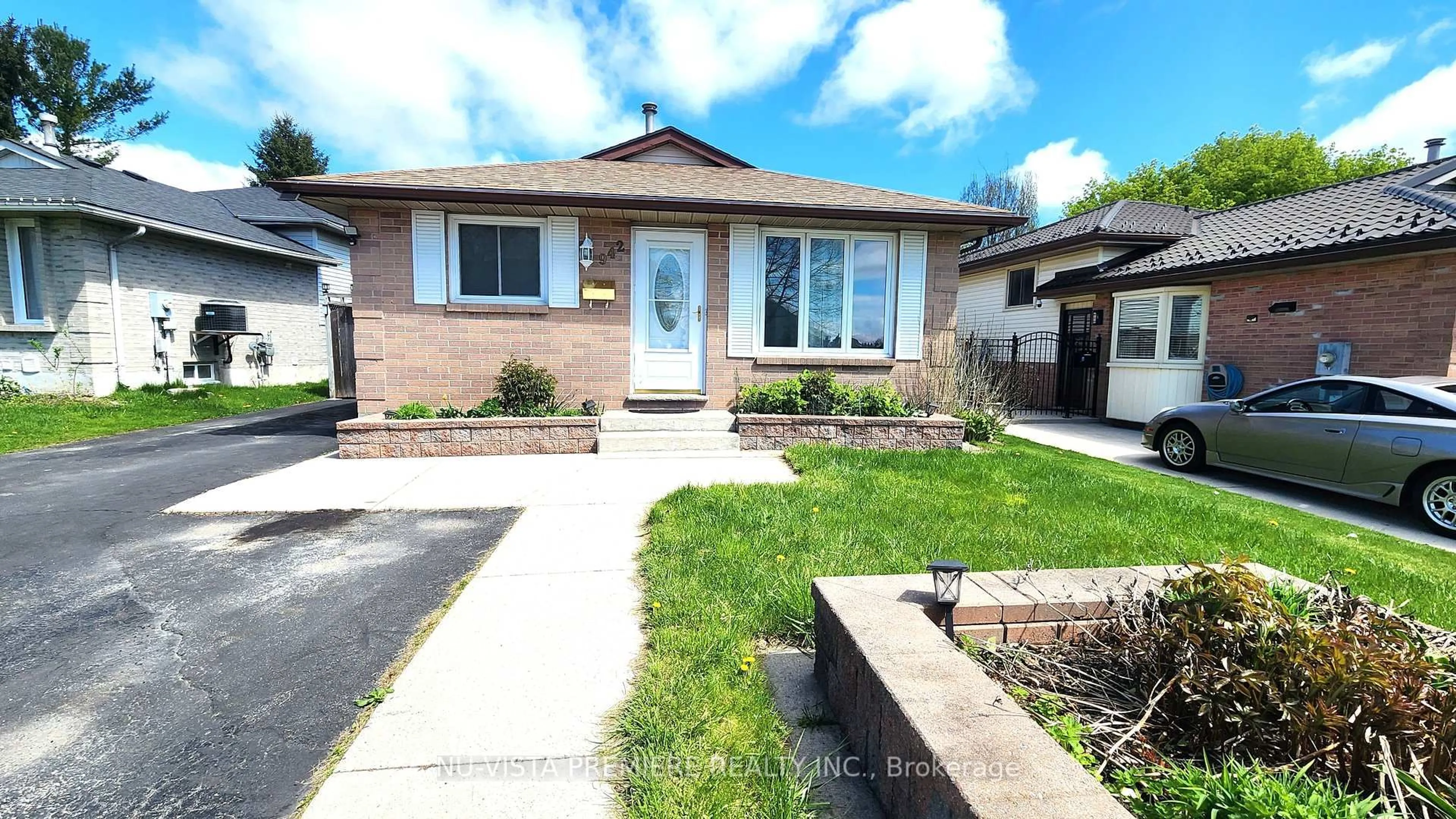 Home with vinyl exterior material, street for 942 Chippewa Dr, London East Ontario N5V 4G8
