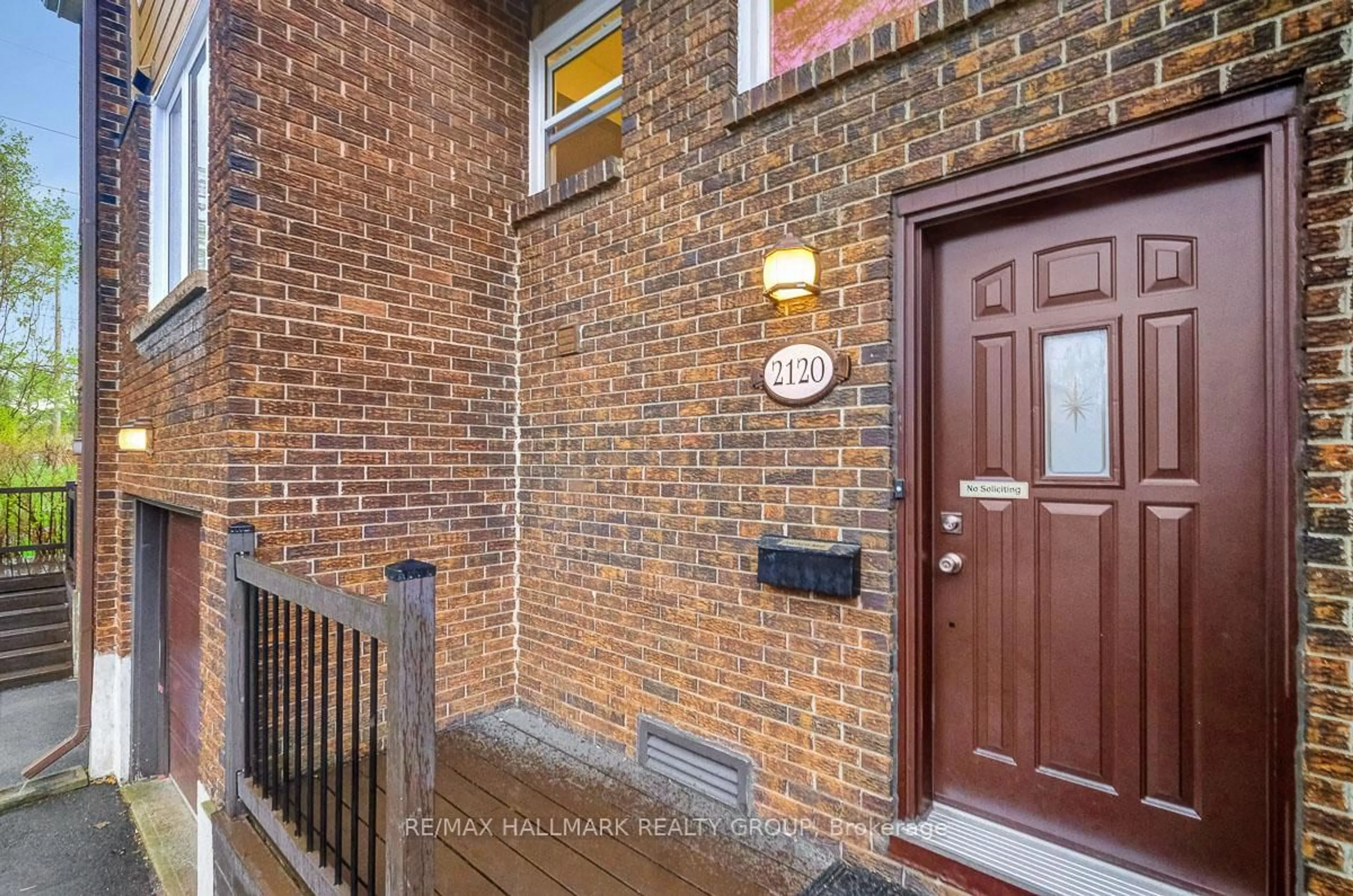 Unknown for 2120 Eric Cres, Ottawa Ontario K1B 4P4
