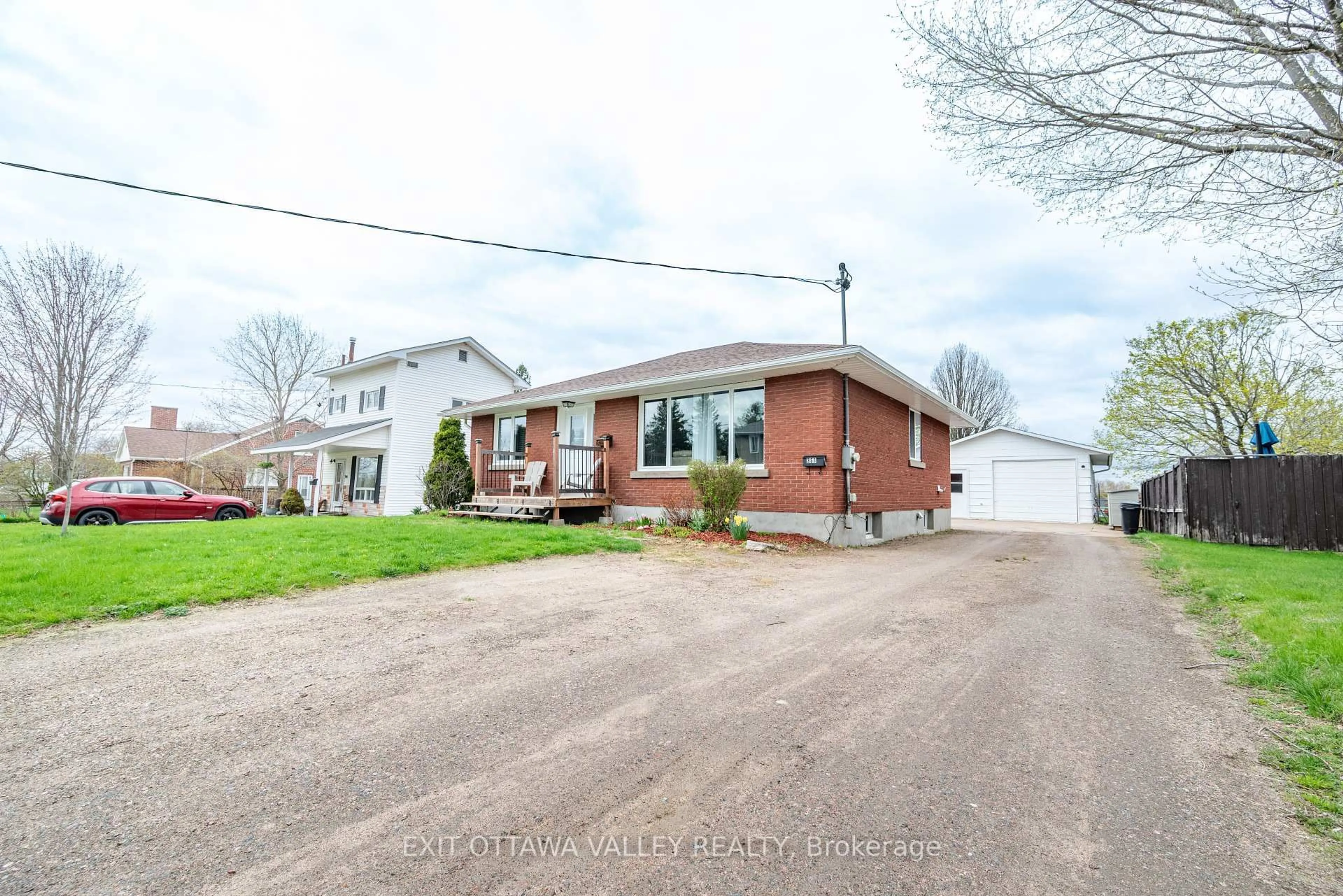 Unknown for 351 Metcalfe St, Pembroke Ontario K8A 2W1
