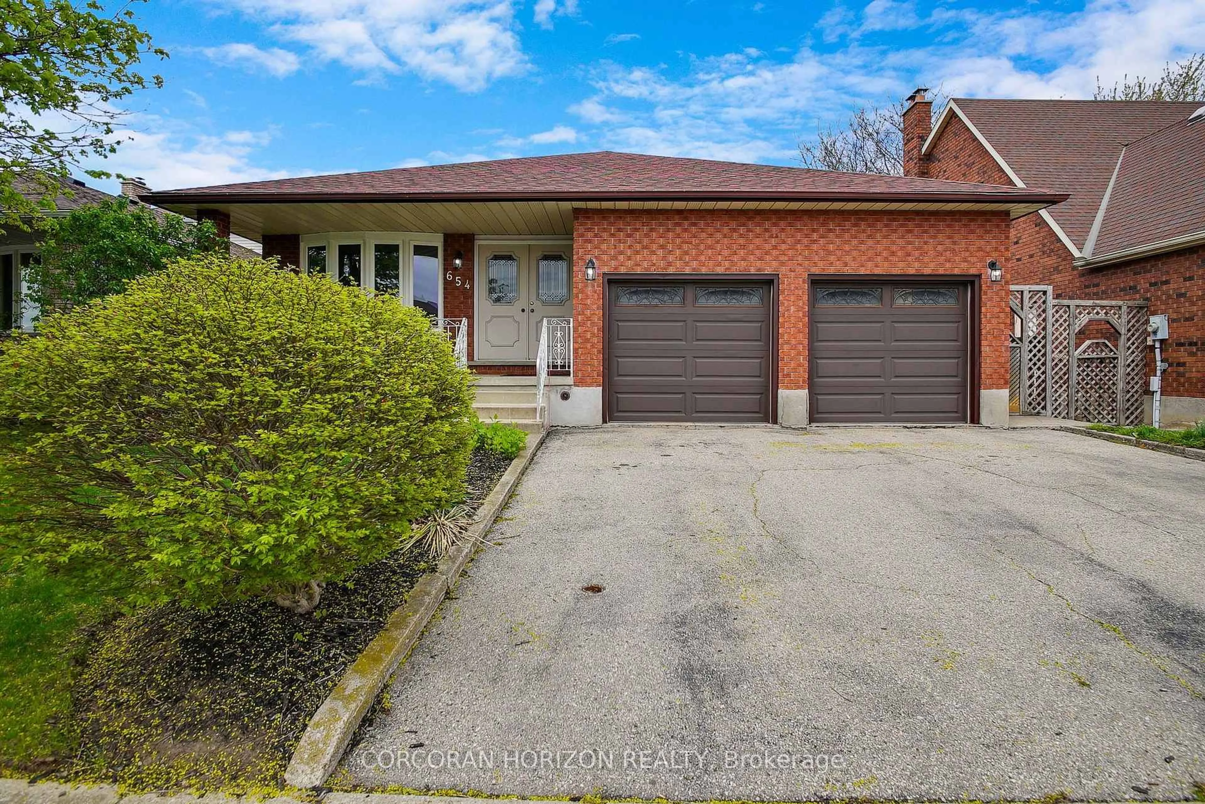 Home with brick exterior material, street for 654 Champlain Blvd, Cambridge Ontario N1R 7Z7