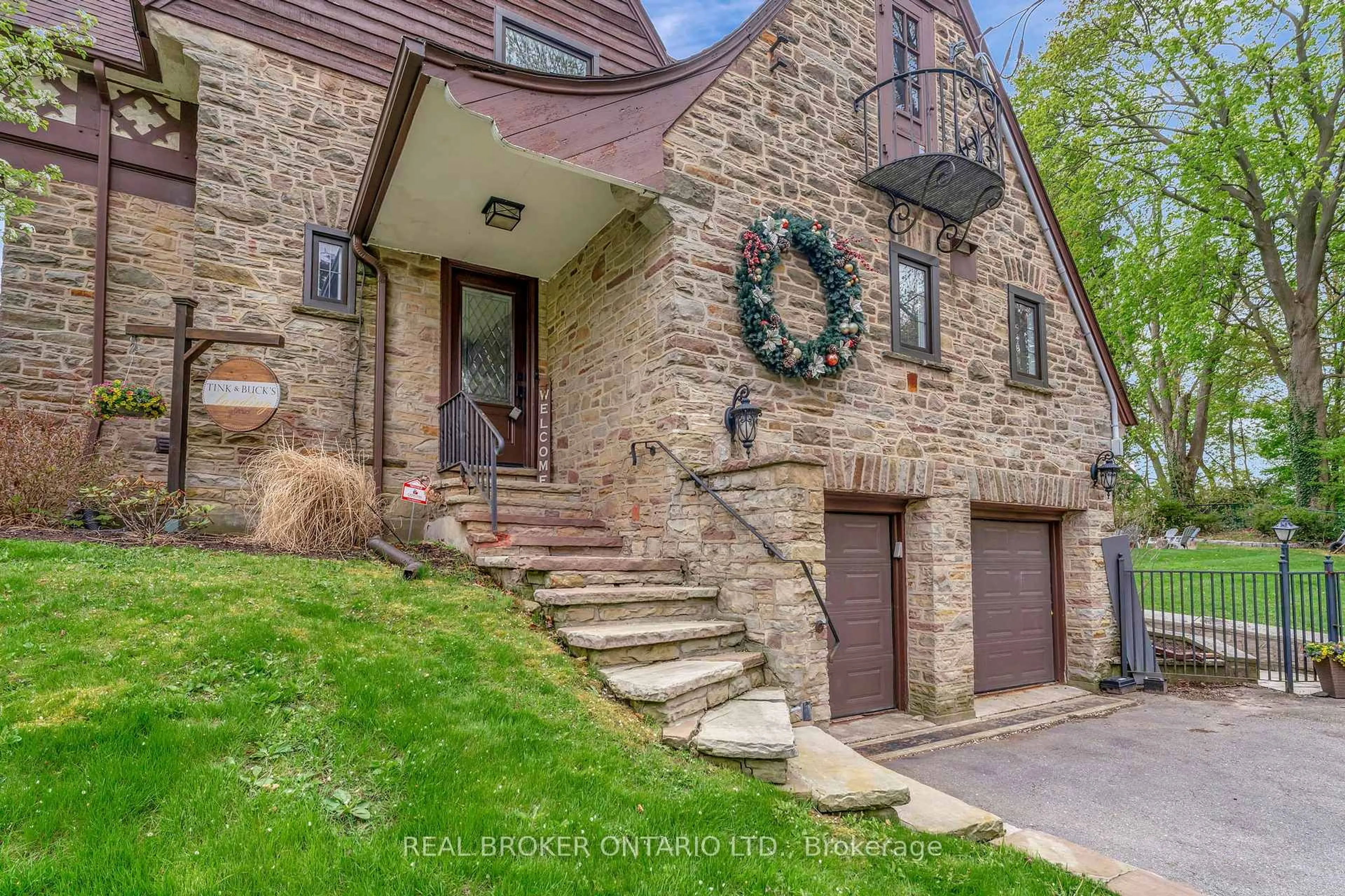 Home with brick exterior material, street for 26 Evergreen Hill Rd, Norfolk Ontario N3Y 1B8