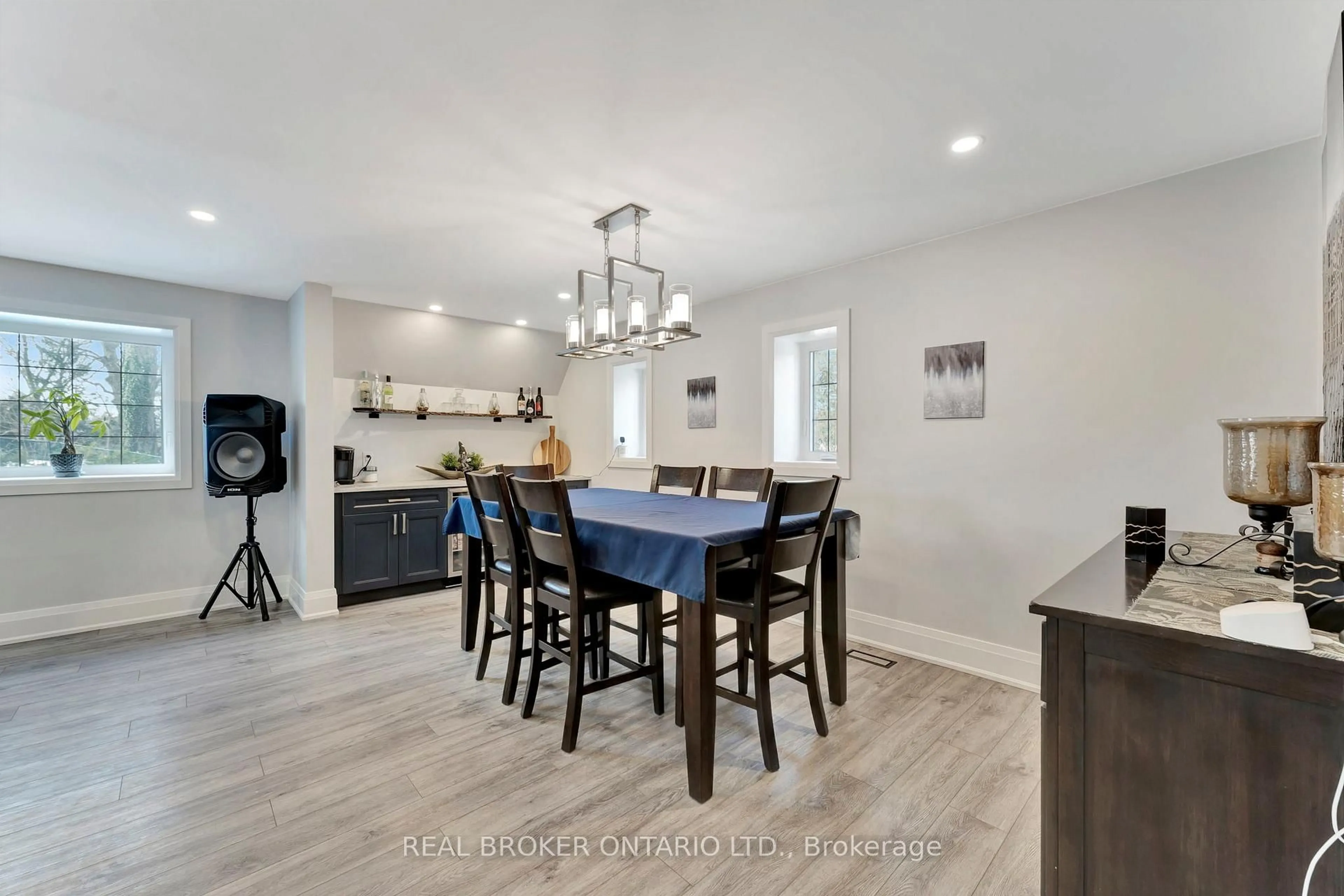 Open concept kitchen, unknown for 26 Evergreen Hill Rd, Norfolk Ontario N3Y 1B8