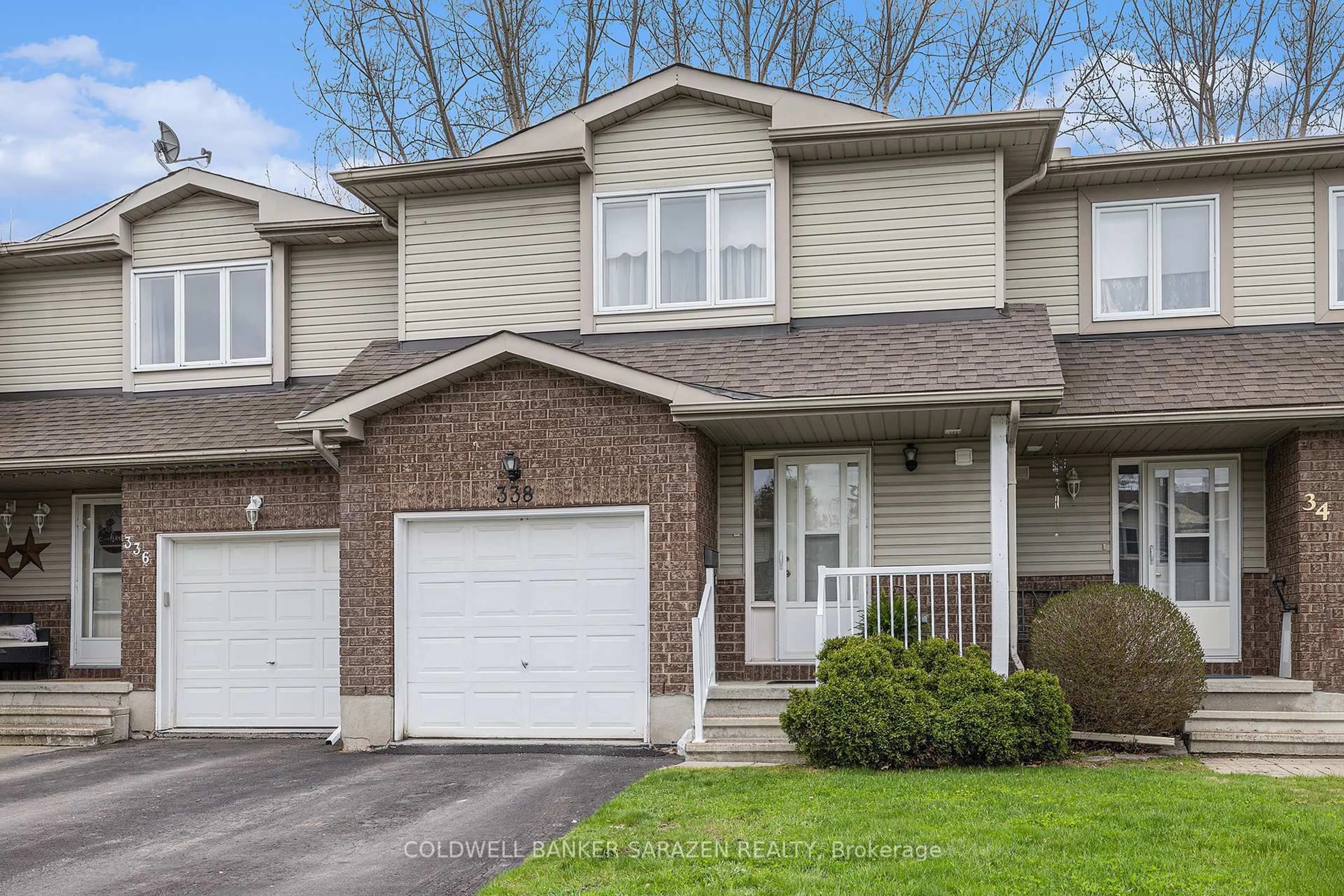 Home with vinyl exterior material, street for 338 Fairbrooke Crt, Arnprior Ontario K7S 0E6