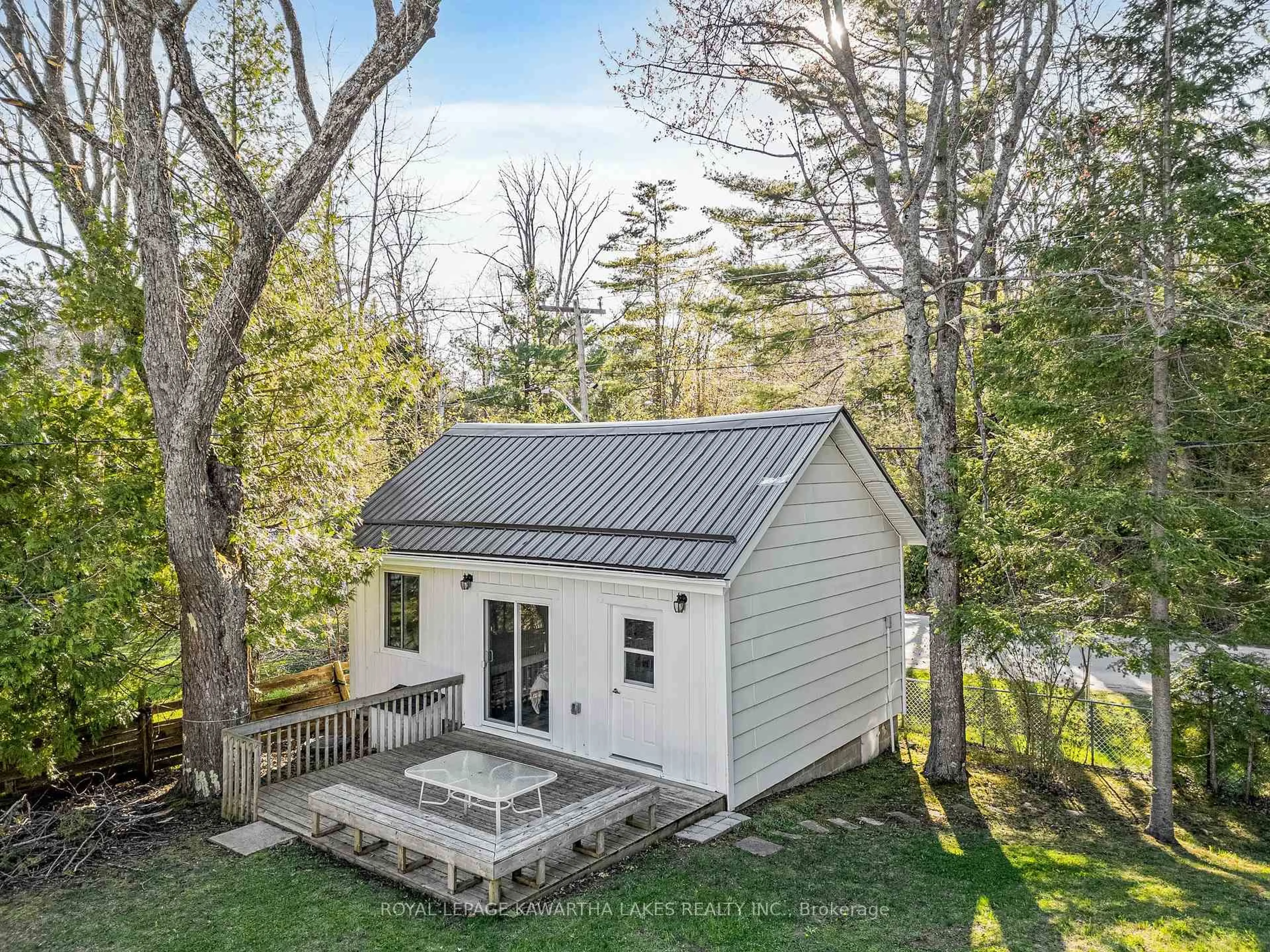 A pic from outside/outdoor area/front of a property/back of a property/a pic from drone, unknown for 404 Balsam Lake Dr, Kawartha Lakes Ontario K0M 2B0