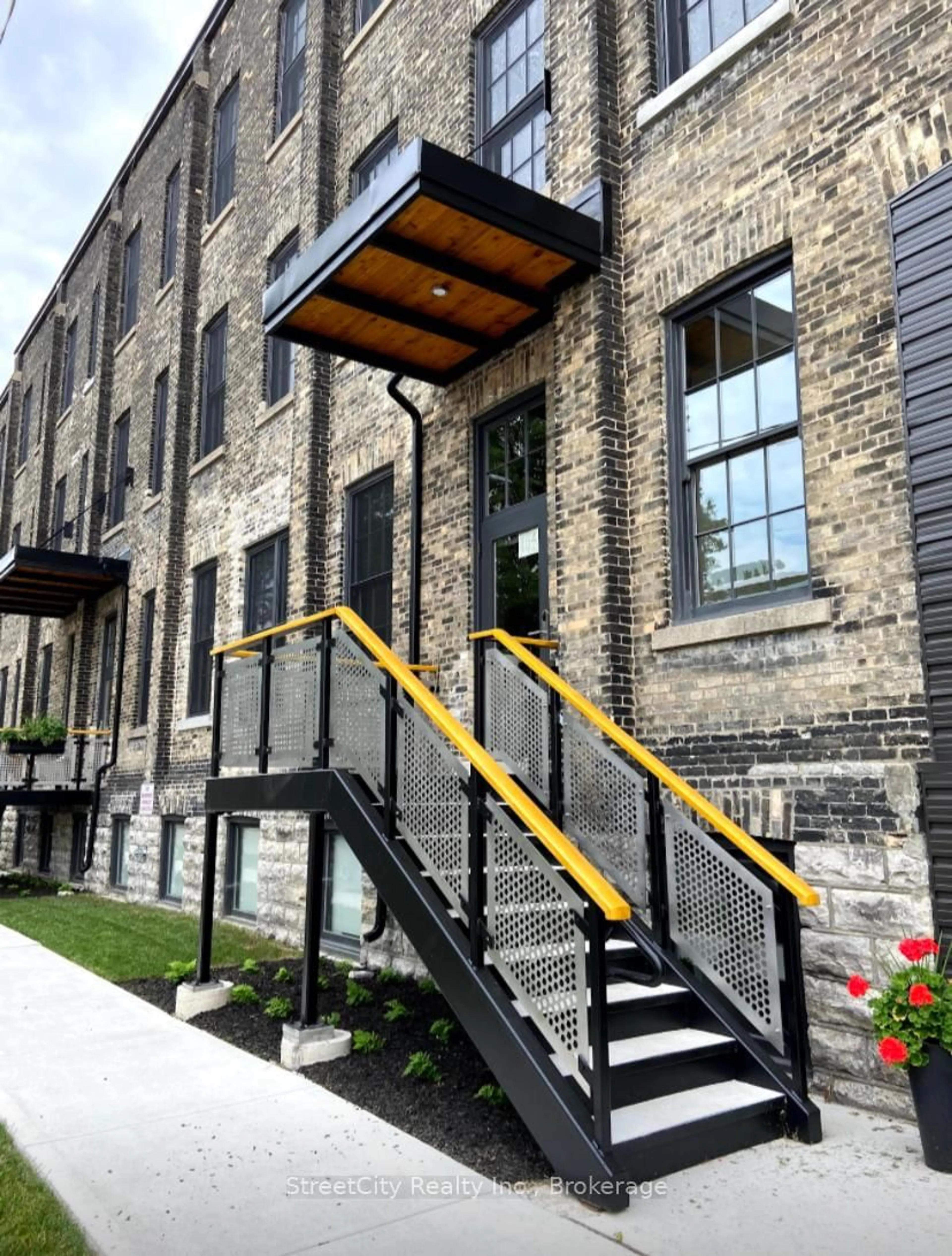 Unknown for 245 Downie St #104, Stratford Ontario N5A 1X5