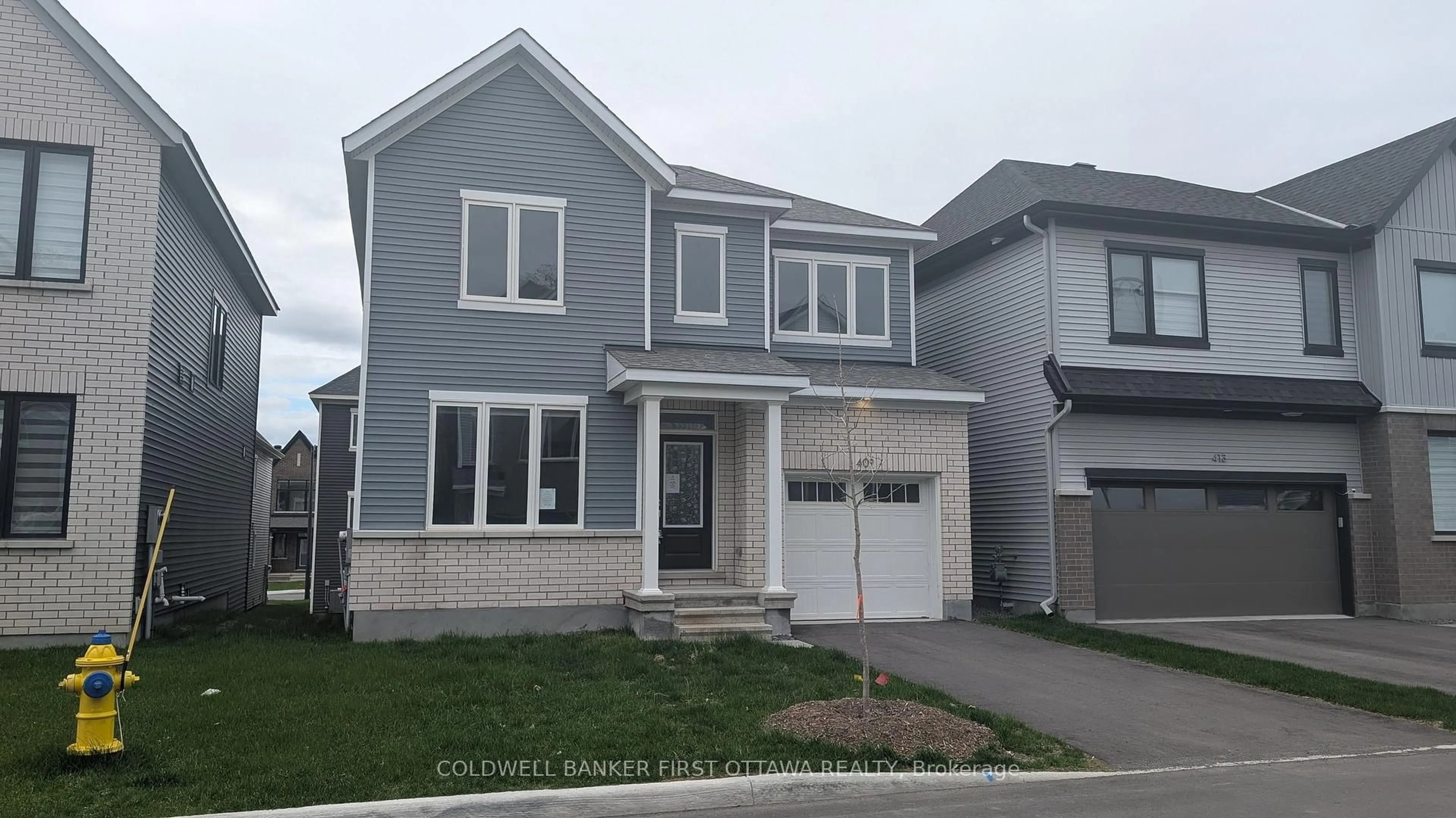 Home with vinyl exterior material, street for 409 Appalachian Circ, Ottawa Ontario K2J 6X4