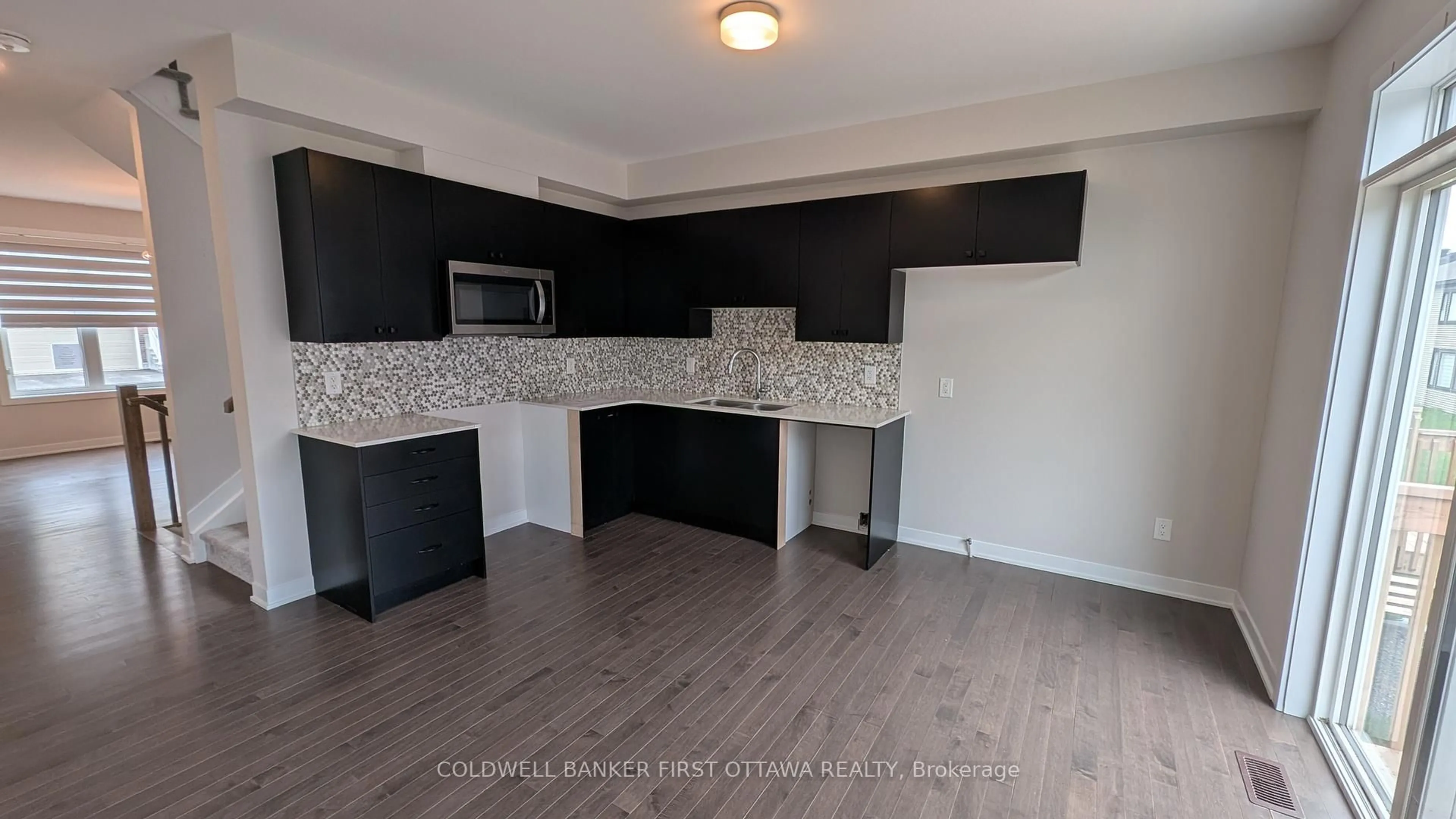Open concept kitchen, unknown for 409 Appalachian Circ, Ottawa Ontario K2J 6X4