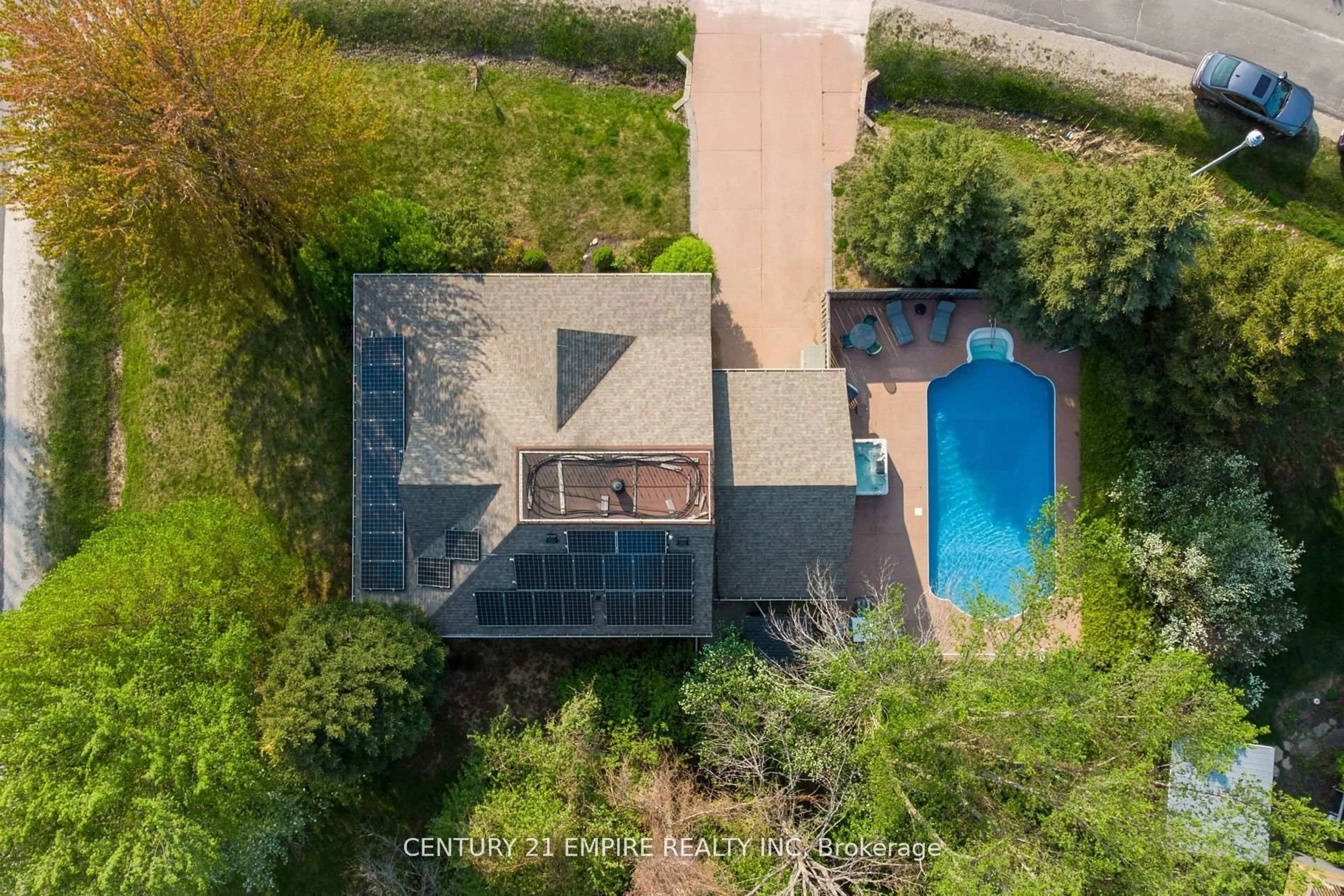 A pic from outside/outdoor area/front of a property/back of a property/a pic from drone, water/lake/river/ocean view for 102 Liisa's Lane, Blue Mountains Ontario L9Y 0M3