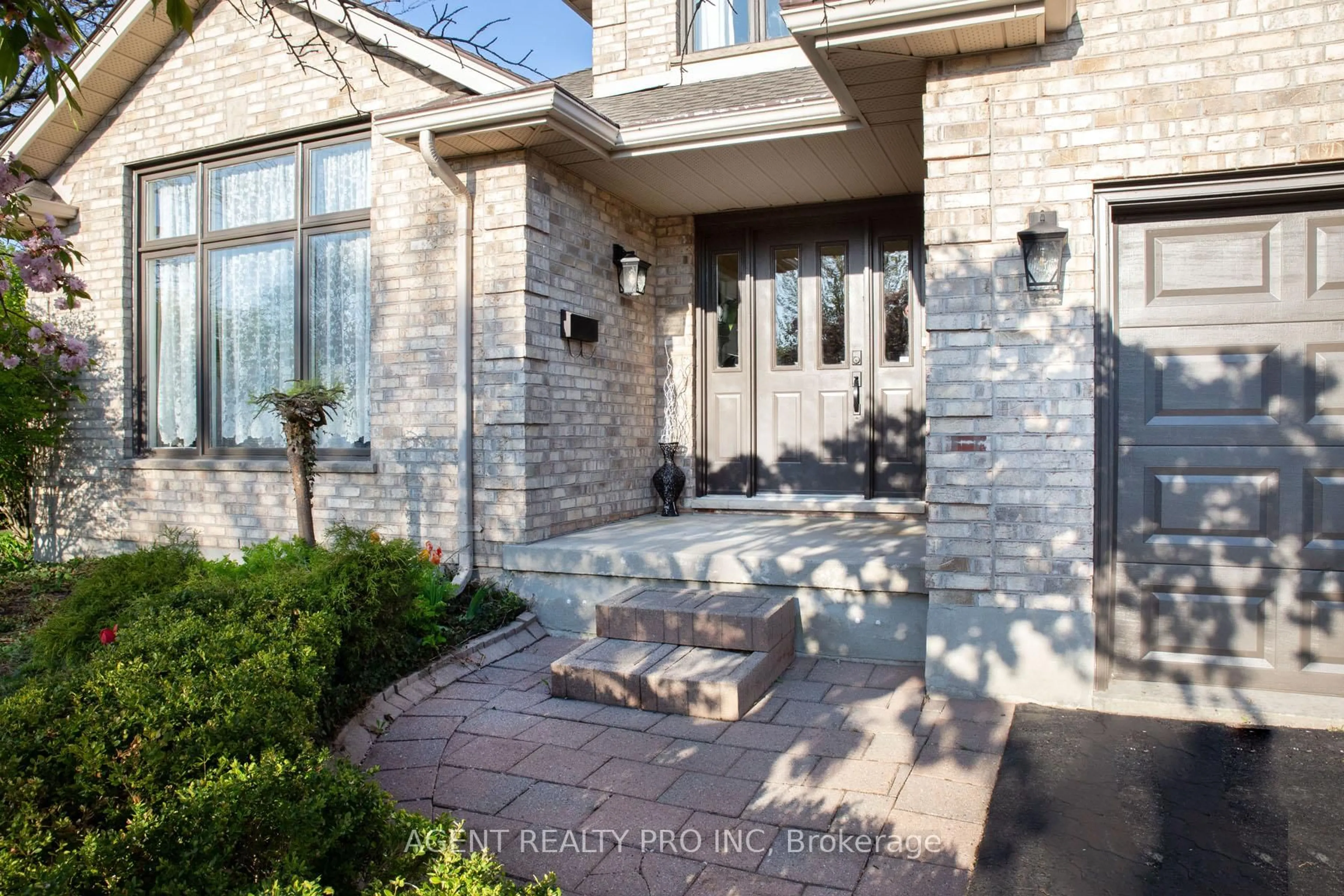 Home with brick exterior material, street for 55 Moraine Cres, London North Ontario N6G 4Z1