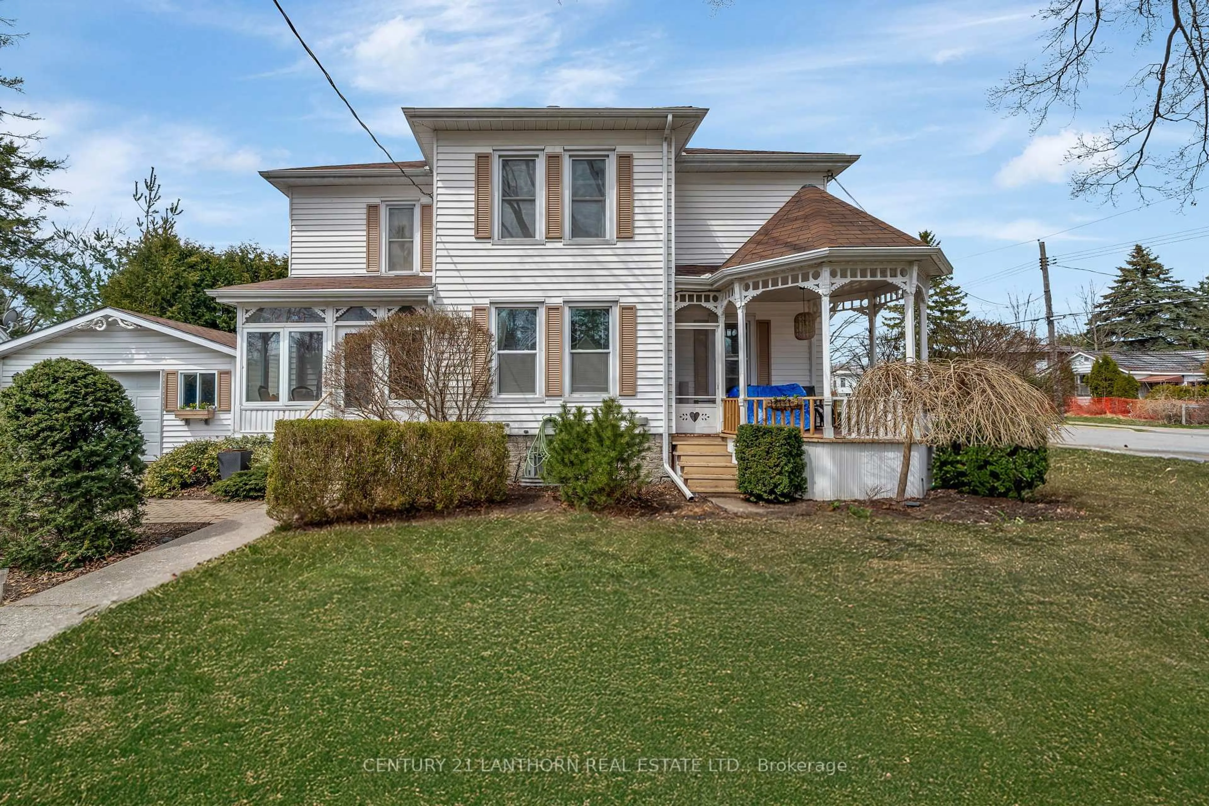 Home with vinyl exterior material, street for 47 Paul St, Prince Edward County Ontario K0K 2T0