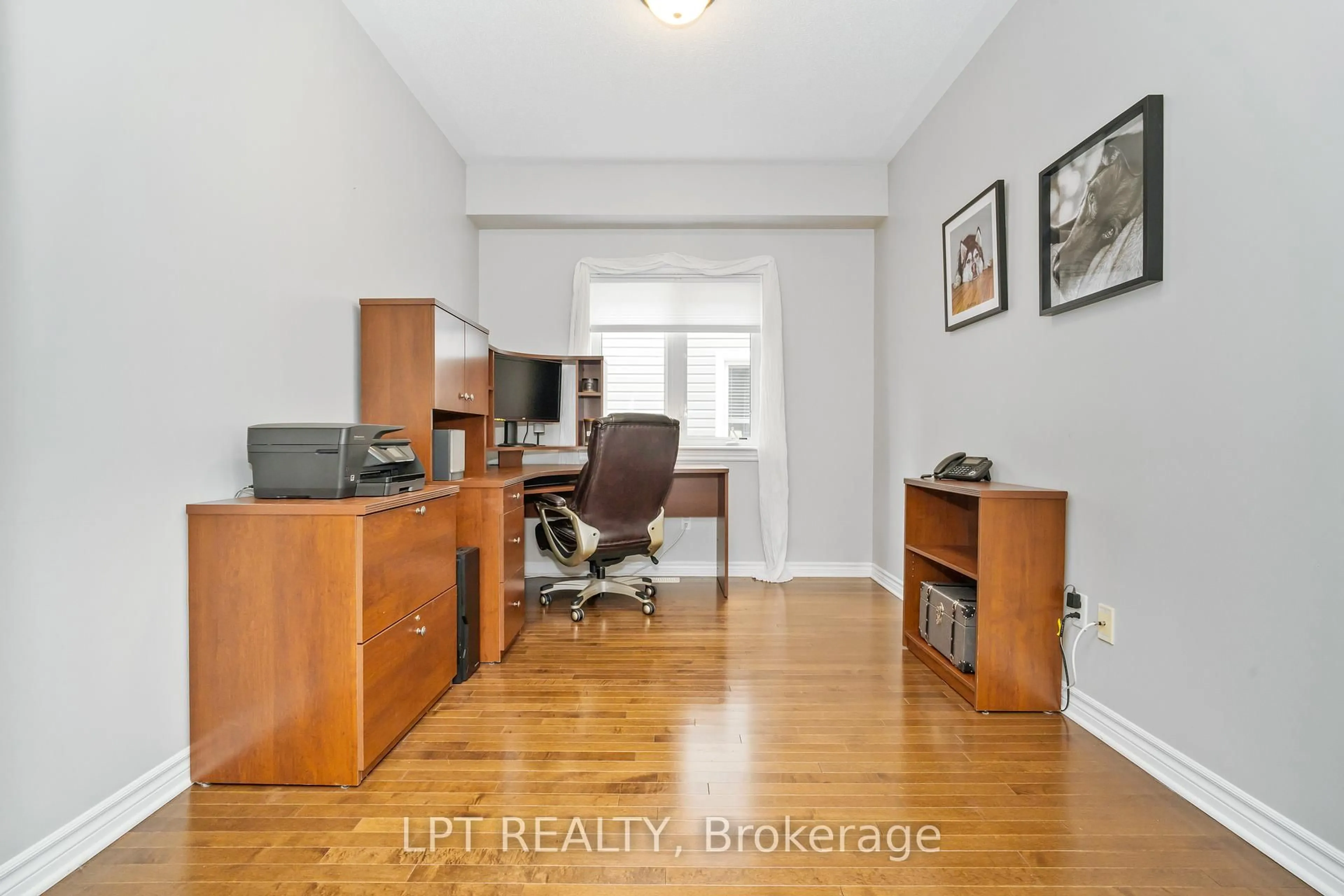 A pic of a room for 140 Montargis Circ, Ottawa Ontario K4A 0M5
