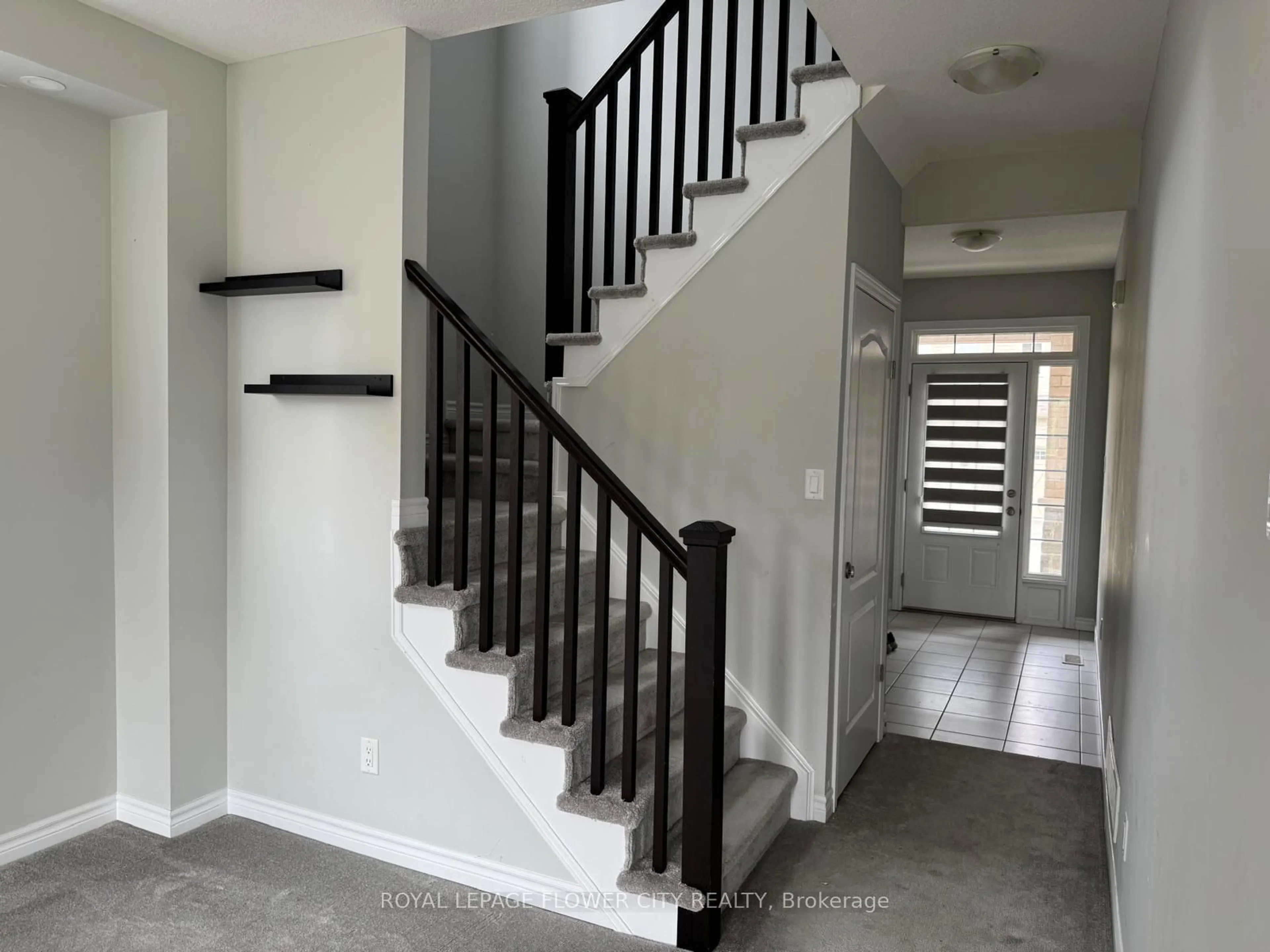 Indoor entryway for 22 Gleason Cres #11, Kitchener Ontario N2M 0B7