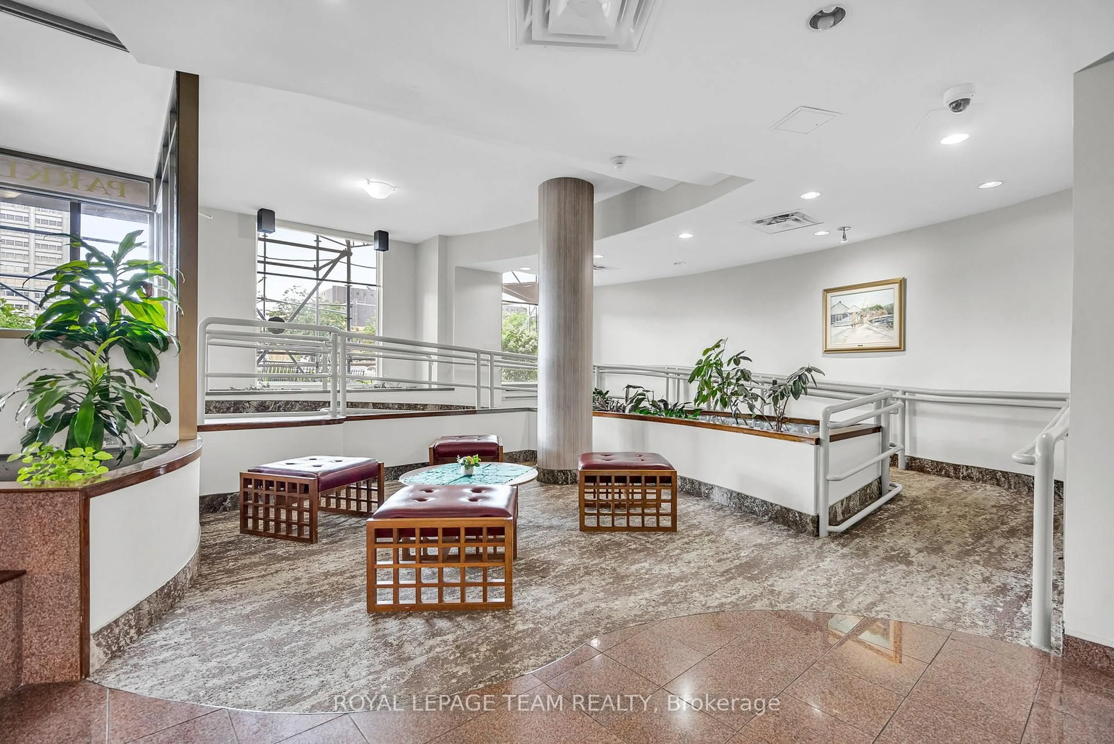Lobby for 215 PARKDALE Ave #903, Ottawa Ontario K1Y 4T8
