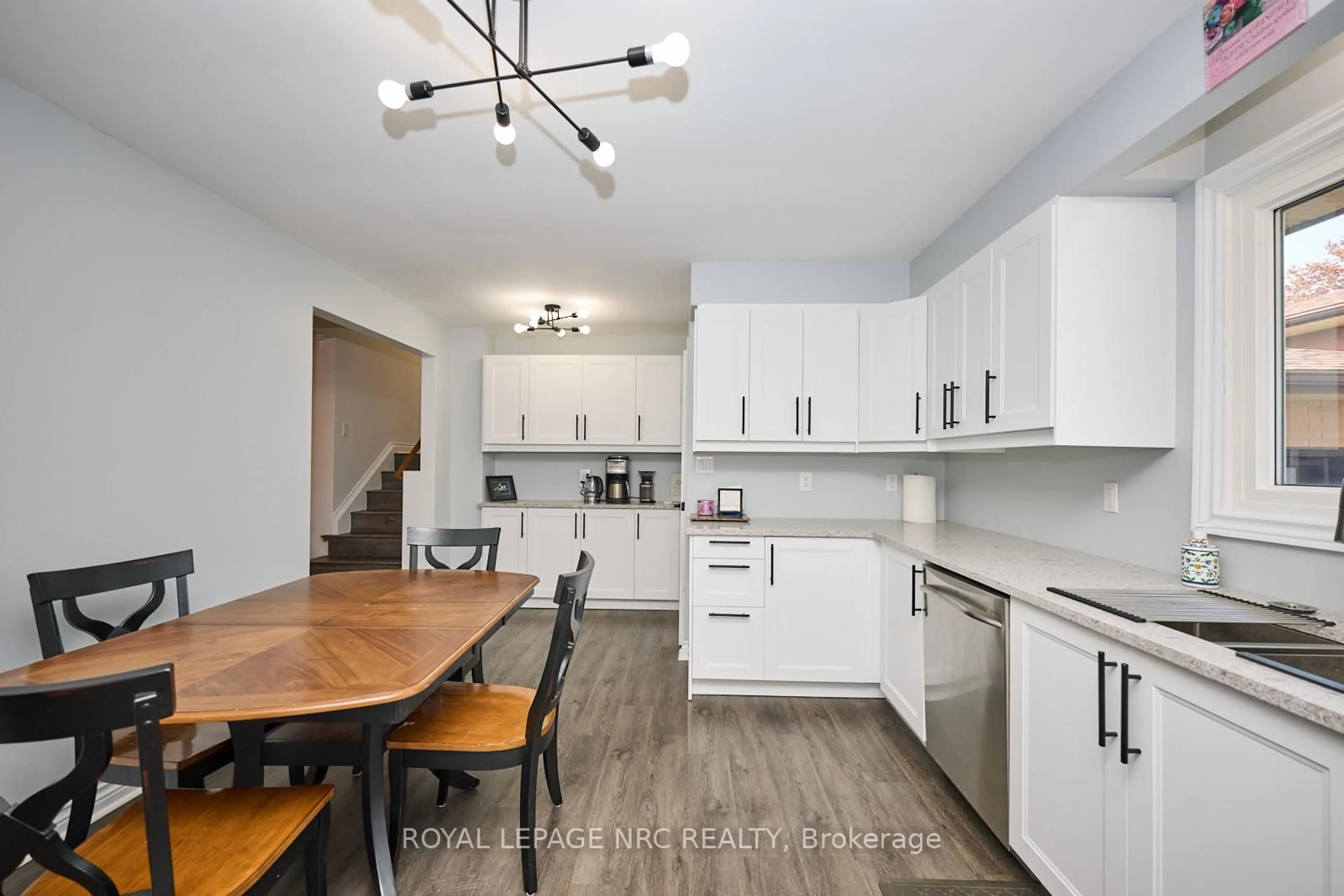 Open concept kitchen, unknown for 5995 ELDORADO Ave, Niagara Falls Ontario L2H 1S5