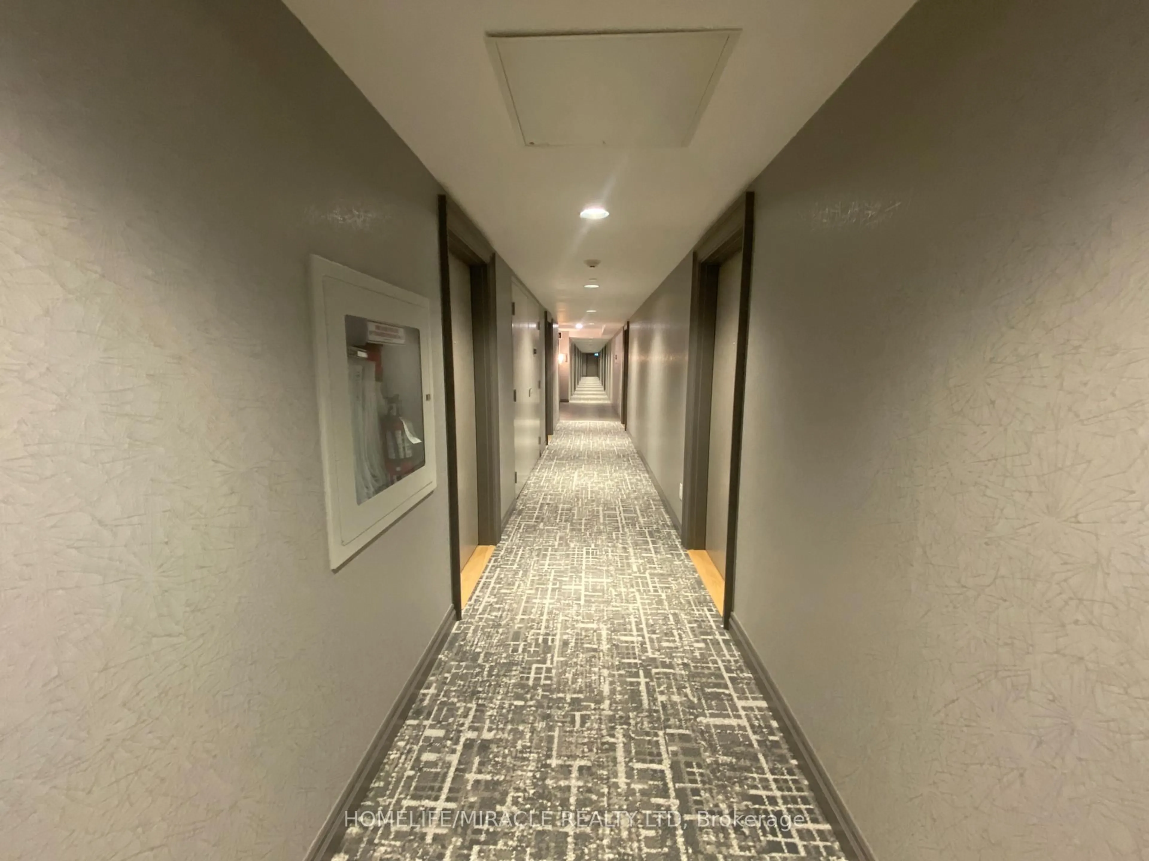 Indoor foyer for 121 Queen St #512, Kingston Ontario K7K 0G8