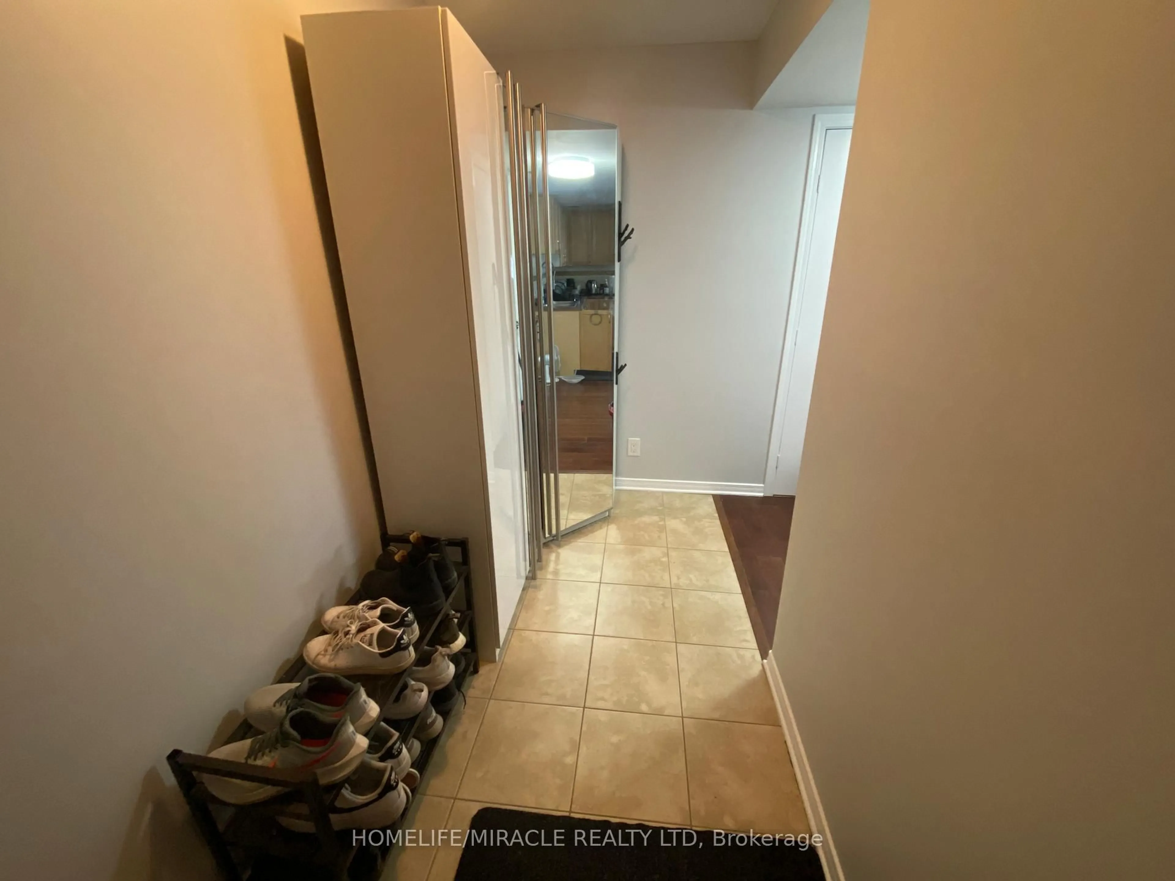 Unknown for 121 Queen St #512, Kingston Ontario K7K 0G8
