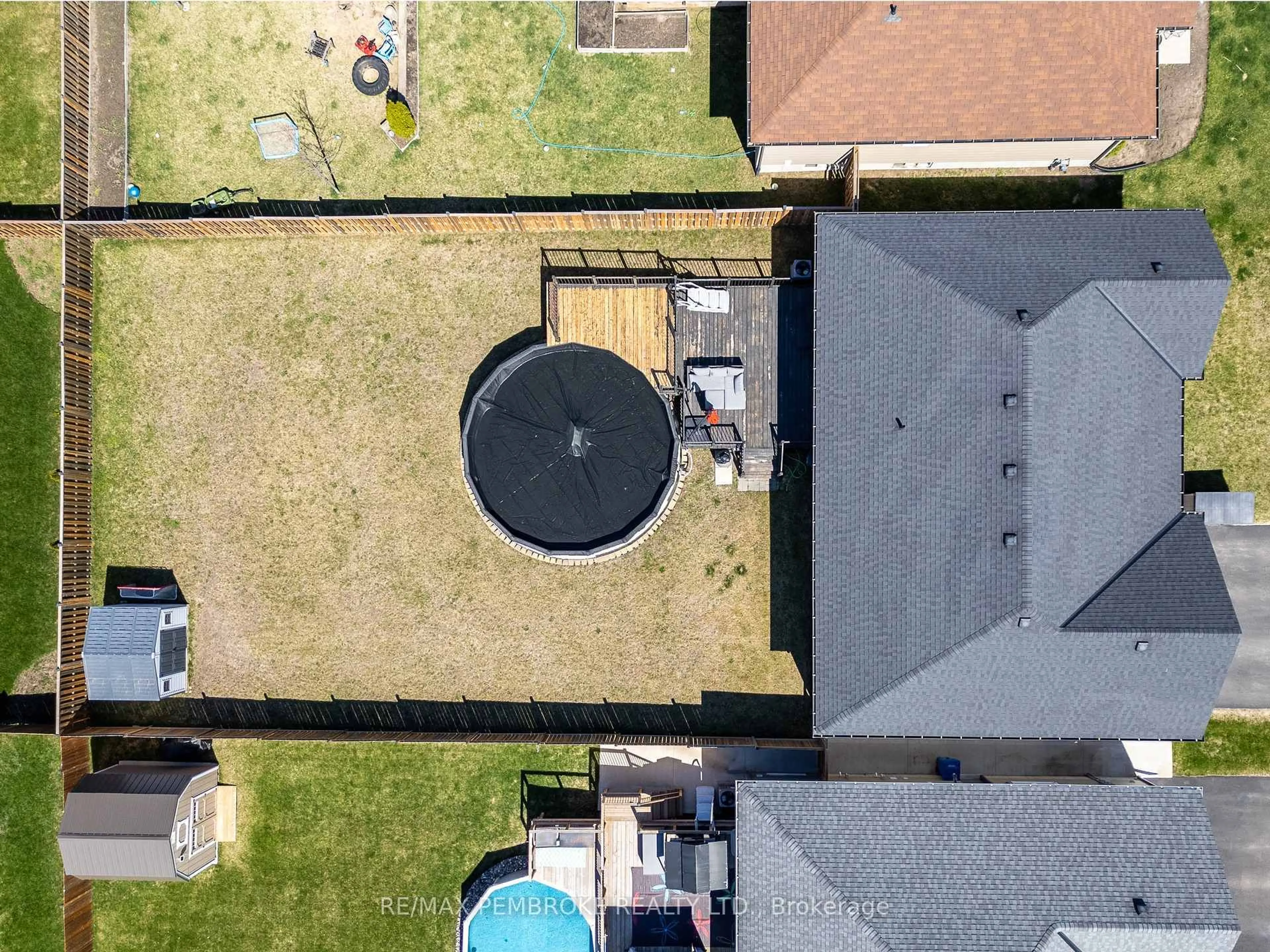 A pic from outside/outdoor area/front of a property/back of a property/a pic from drone, street for 70 Noble Cres, Petawawa Ontario K8H 0E9