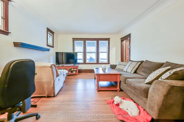 Additional property image - 1597 King St