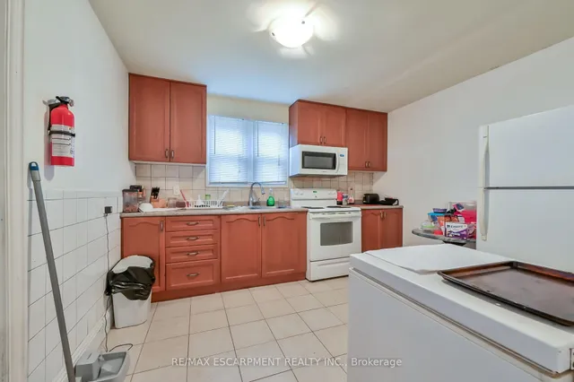 Additional property image - 1597 King St