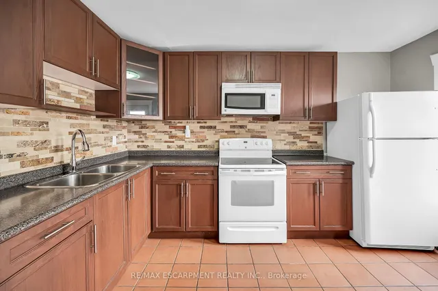 Additional property image - 1597 King St