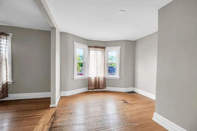 Additional property image - 1597 King St