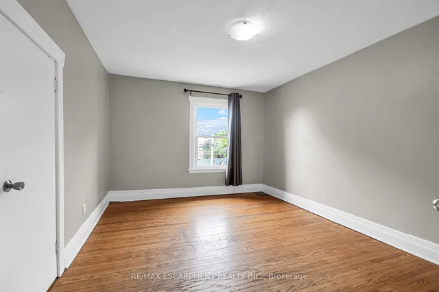Additional property image - 1597 King St