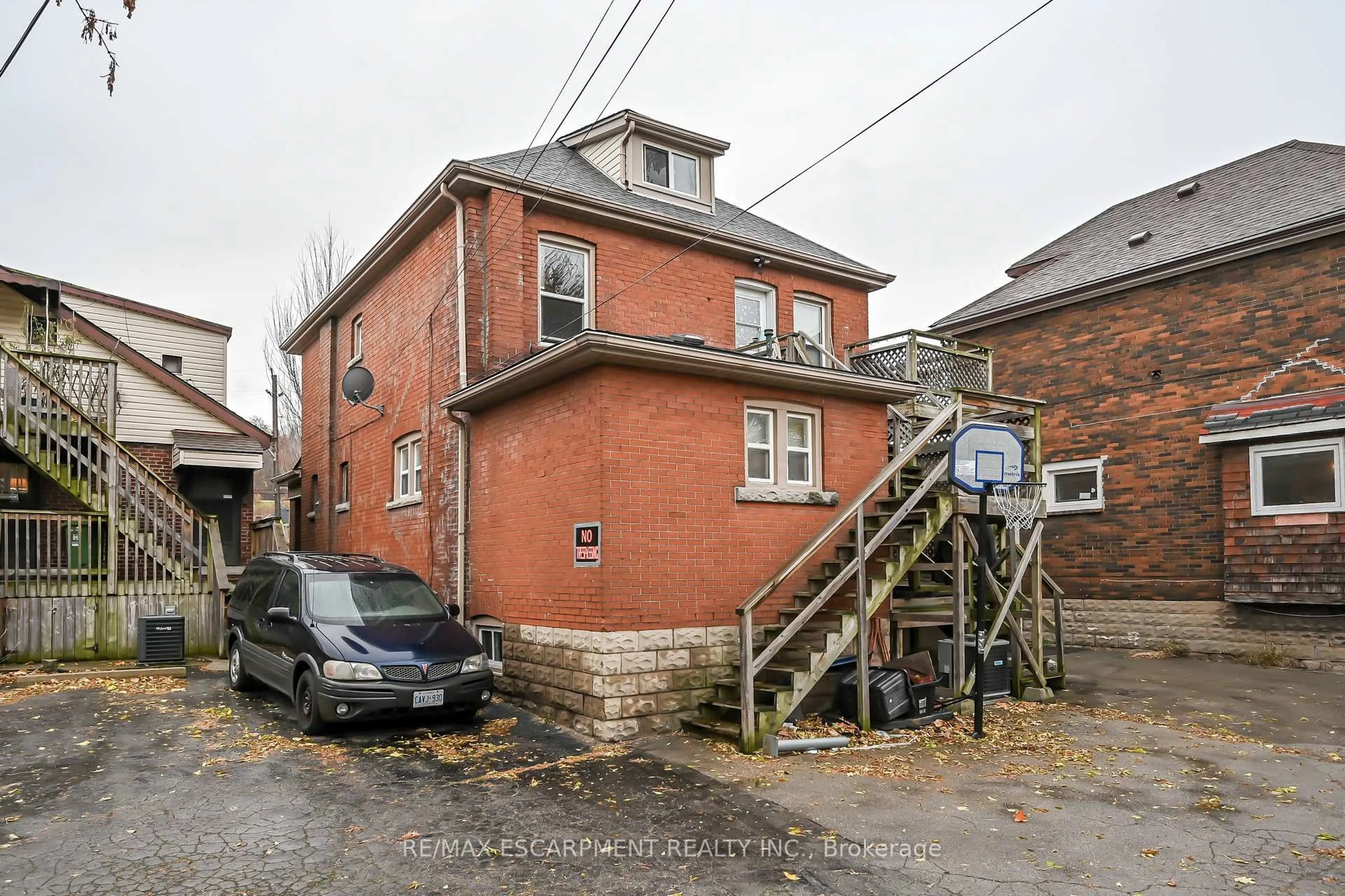 Unknown for 1597 King St, Hamilton Ontario L8K 1T5