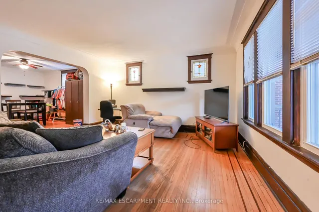 Additional property image - 1597 King St