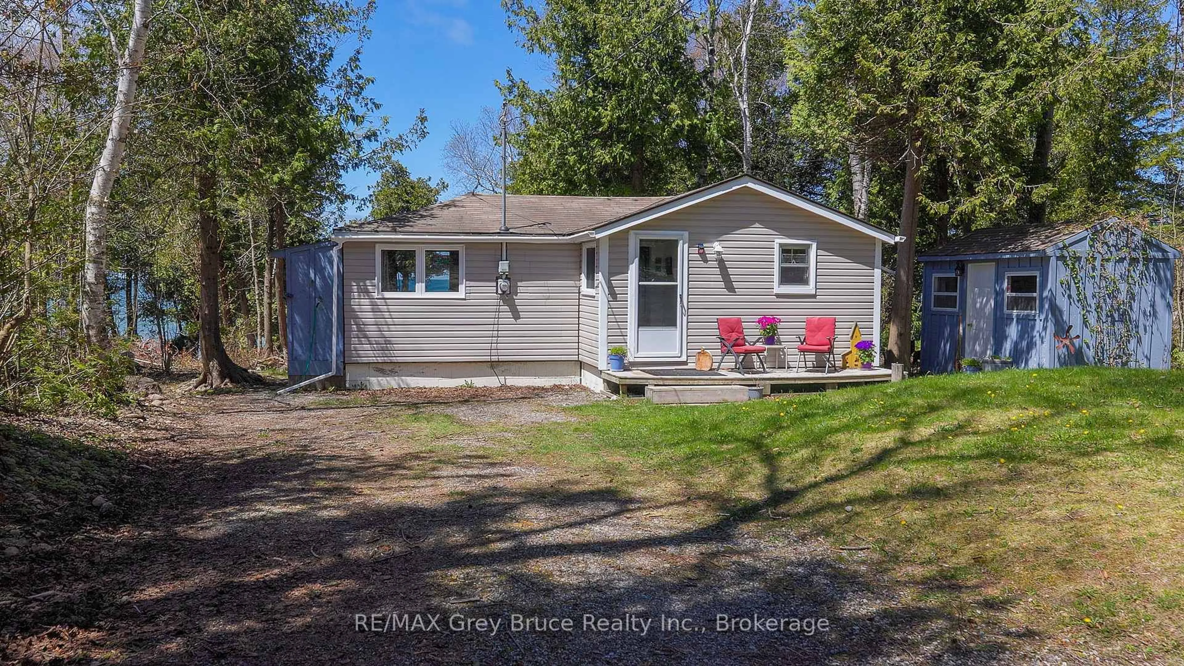 A pic from outside/outdoor area/front of a property/back of a property/a pic from drone, unknown for 725 BRUCE ROAD 13 Rd, Native Leased Lands Ontario N0H 2L0