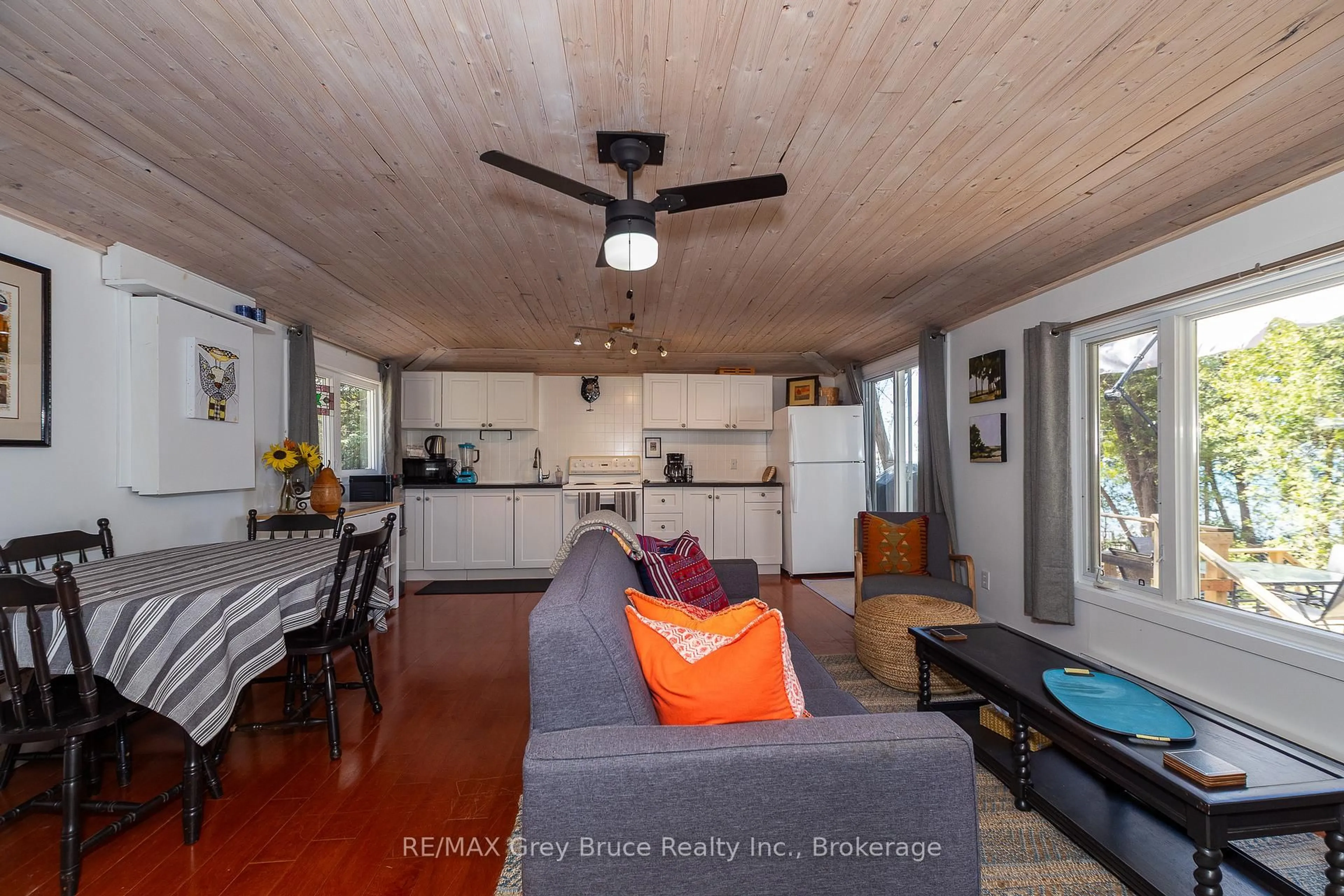Open concept kitchen, wood/laminate floor for 725 BRUCE ROAD 13 Rd, Native Leased Lands Ontario N0H 2L0