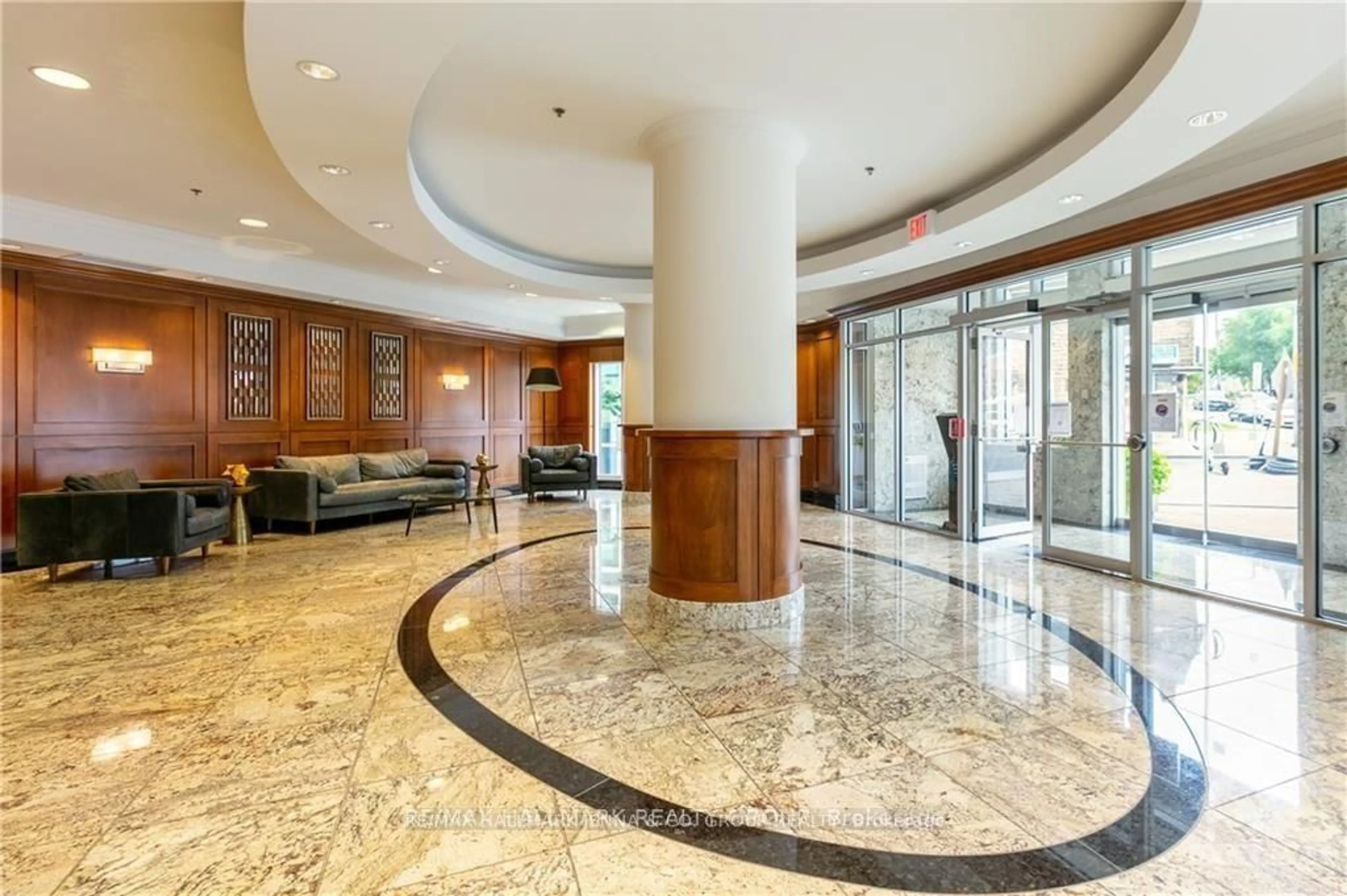Lobby for 195 Besserer St #1306, Ottawa Ontario K1N 0B6
