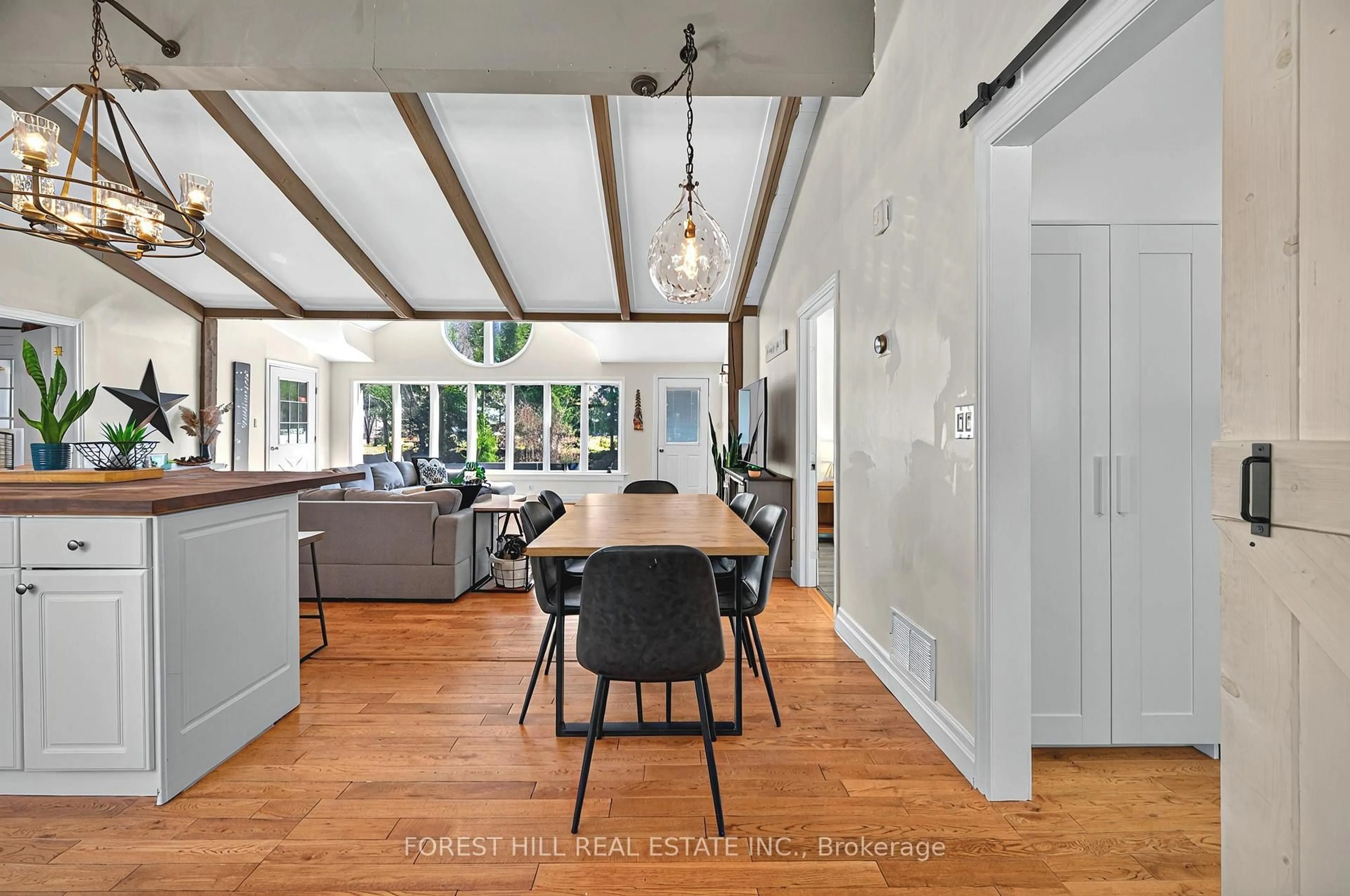 Open concept kitchen, unknown for 31 GLEN ACRES Rd, Huntsville Ontario P1H 1N6