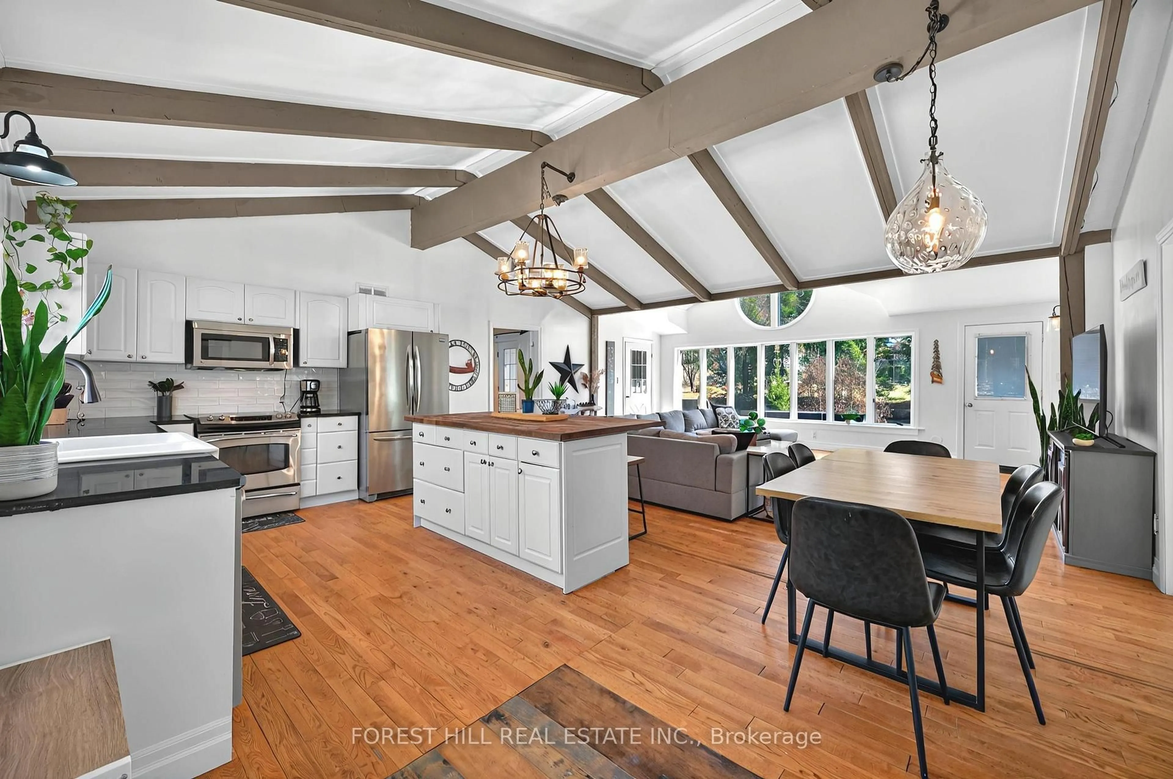 Open concept kitchen, unknown for 31 GLEN ACRES Rd, Huntsville Ontario P1H 1N6
