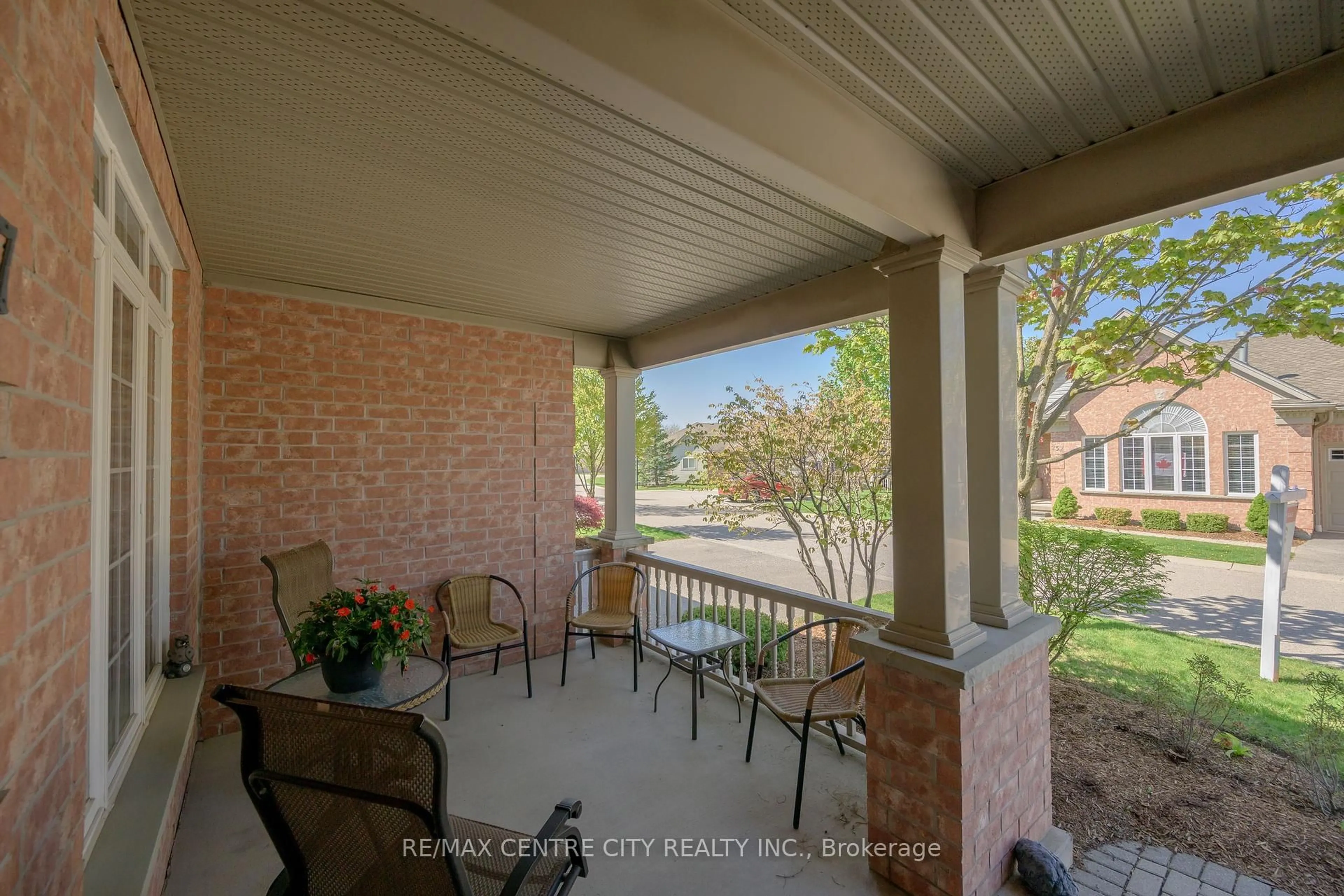 Patio, street for 2025 Meadowgate Blvd #267, London South Ontario N6M 1K9
