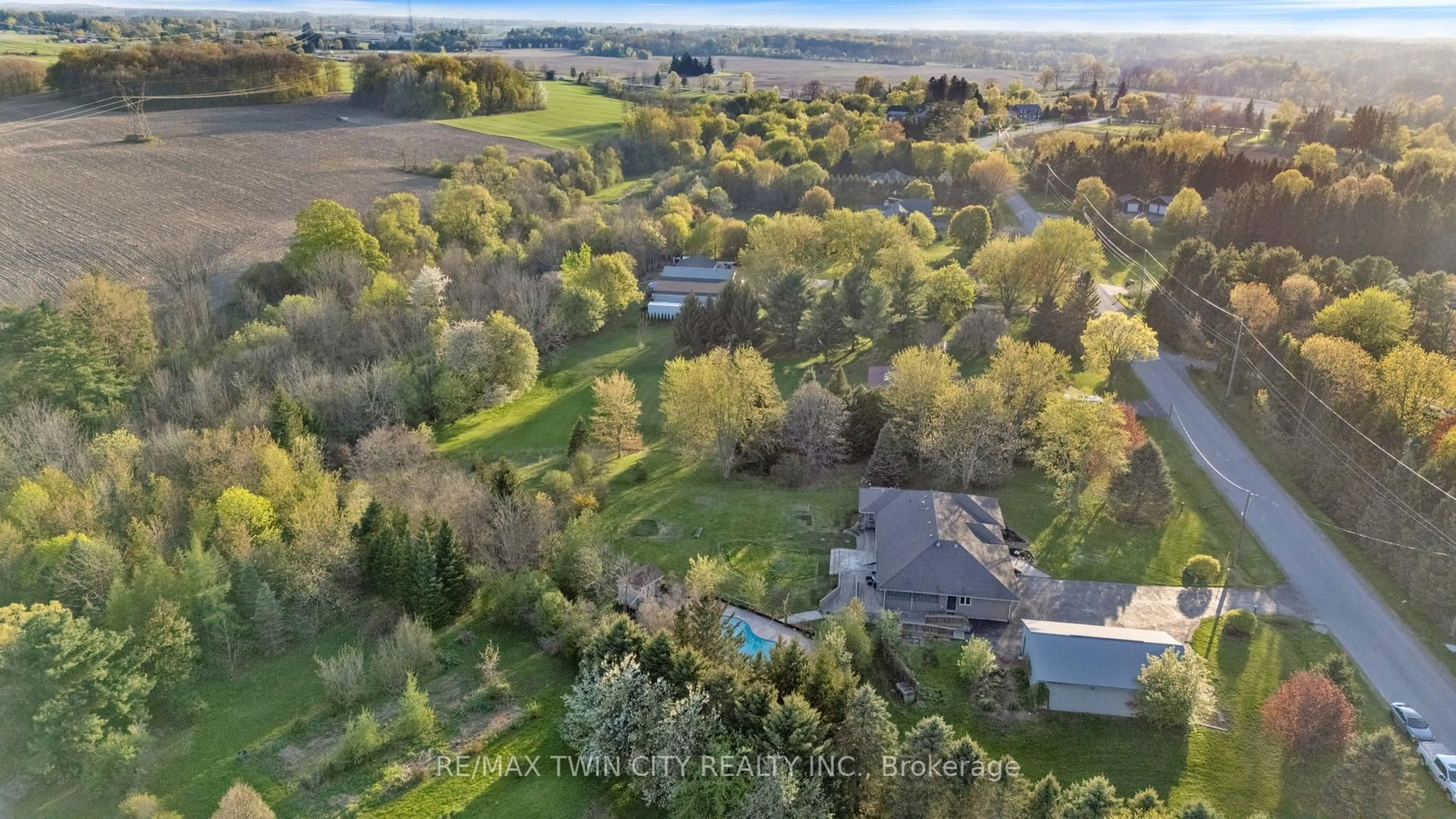 A pic from outside/outdoor area/front of a property/back of a property/a pic from drone, water/lake/river/ocean view for 37 River Rd, Brant Ontario N3R 0C1