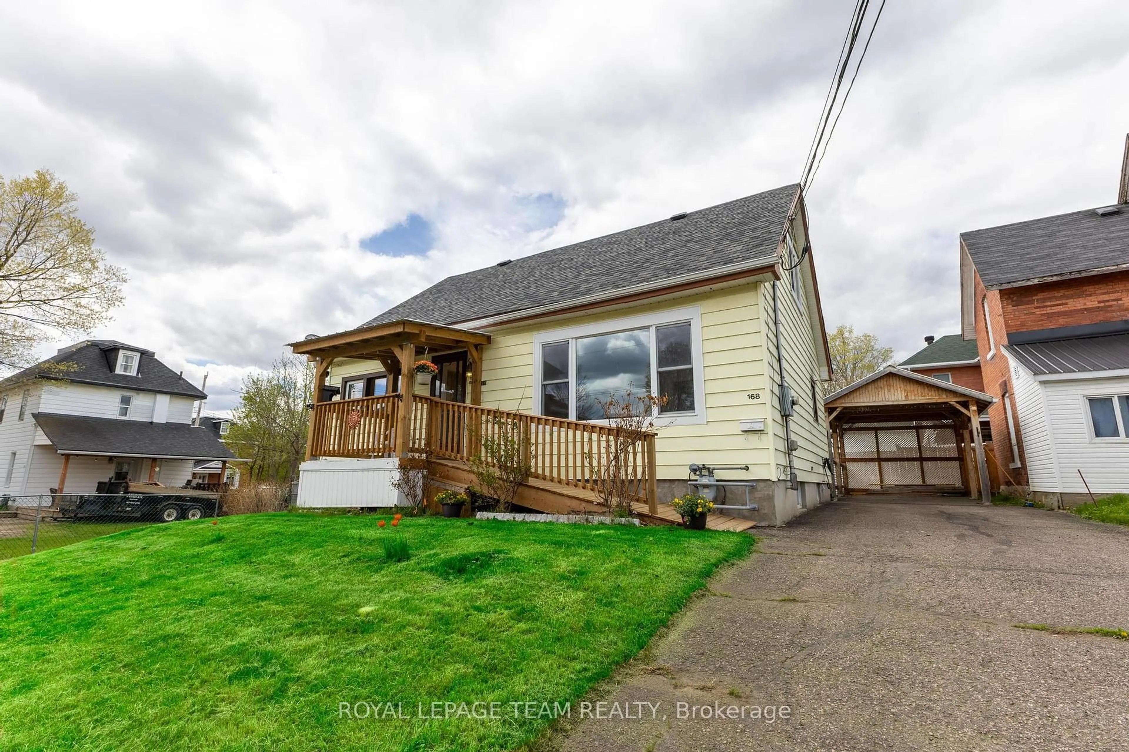 A pic from outside/outdoor area/front of a property/back of a property/a pic from drone, street for 168 Munroe Ave, Renfrew Ontario K7V 3L5