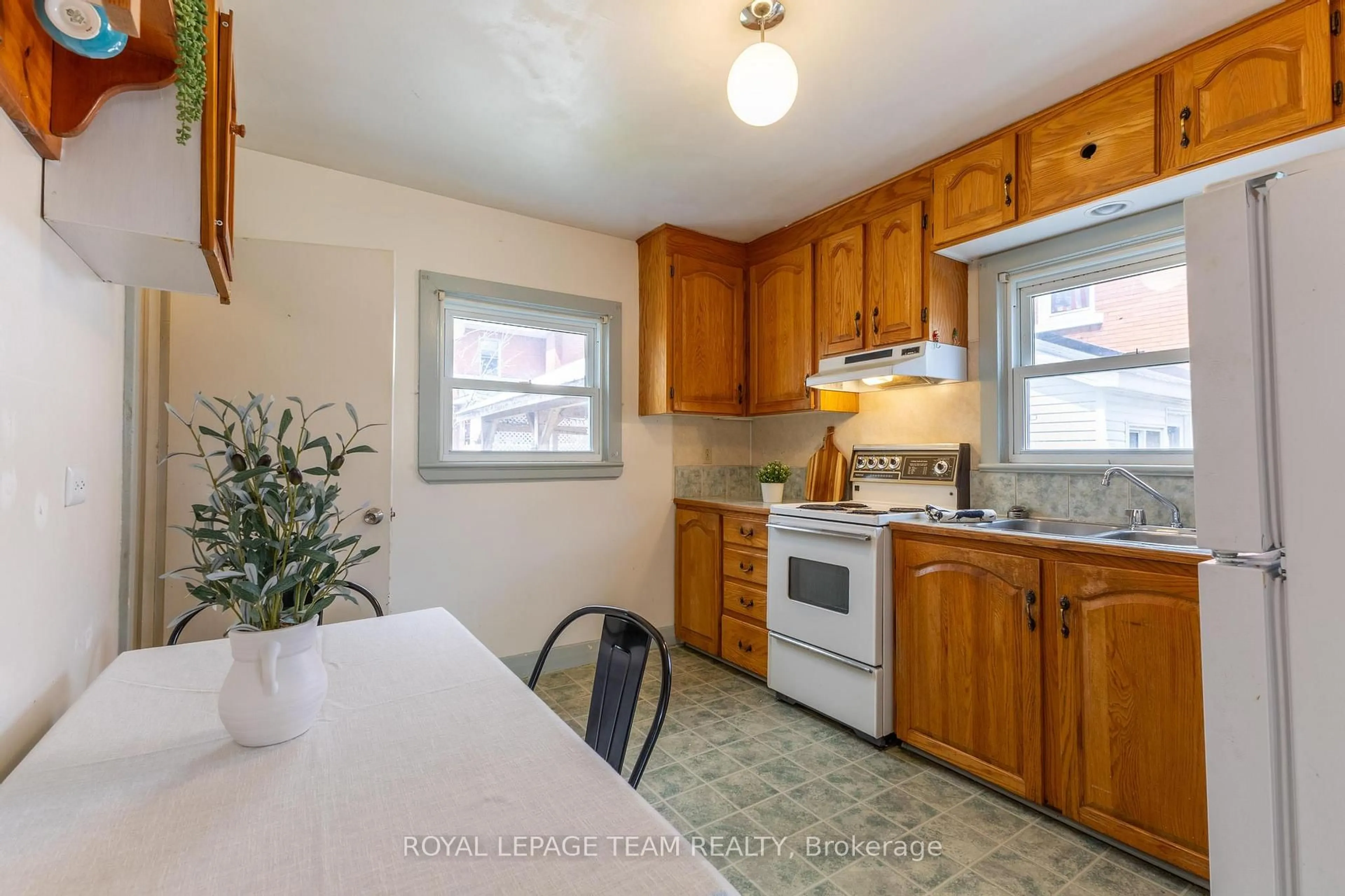 Standard kitchen, unknown for 168 Munroe Ave, Renfrew Ontario K7V 3L5